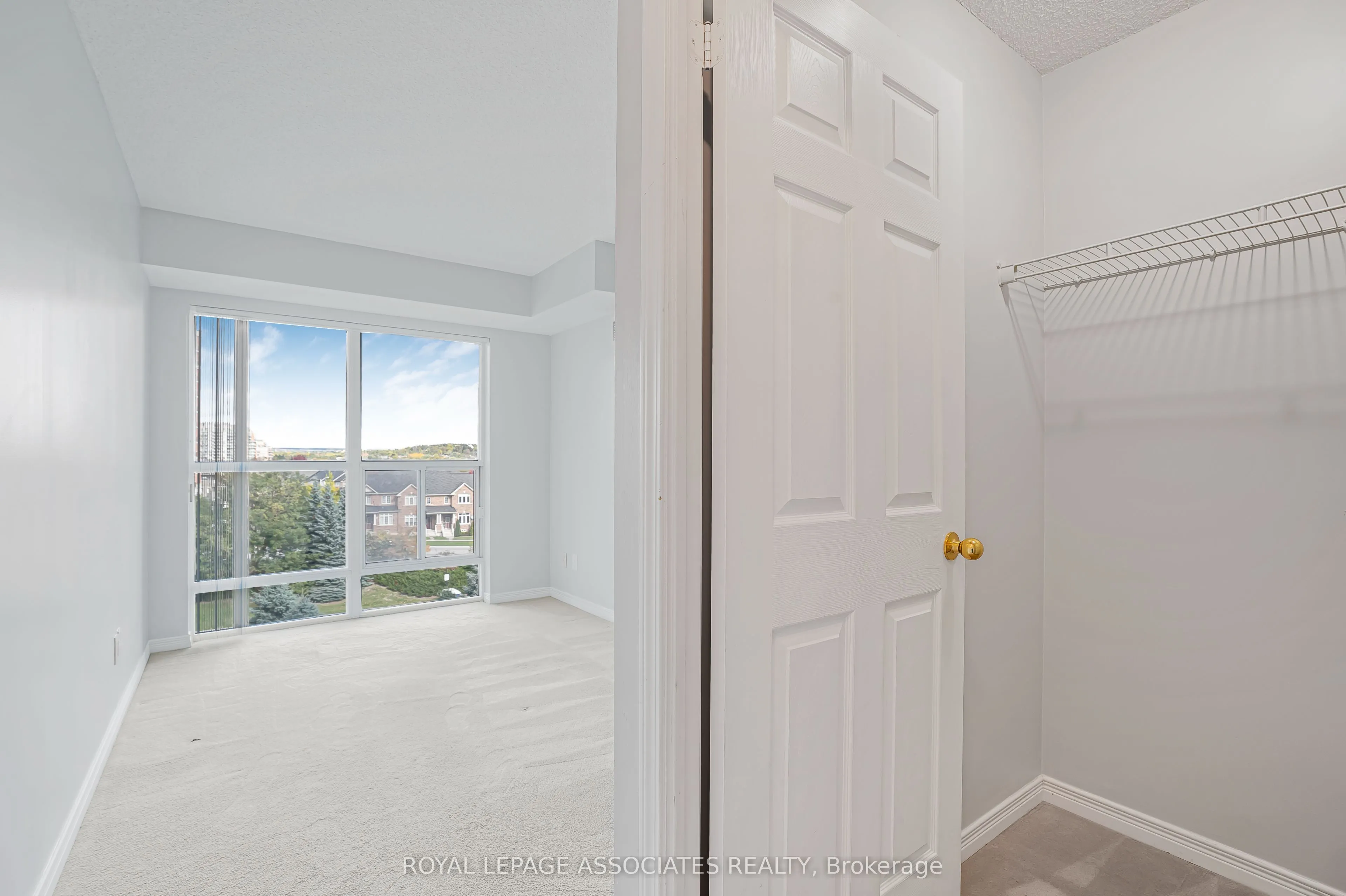 185 Oneida Crescent, #715