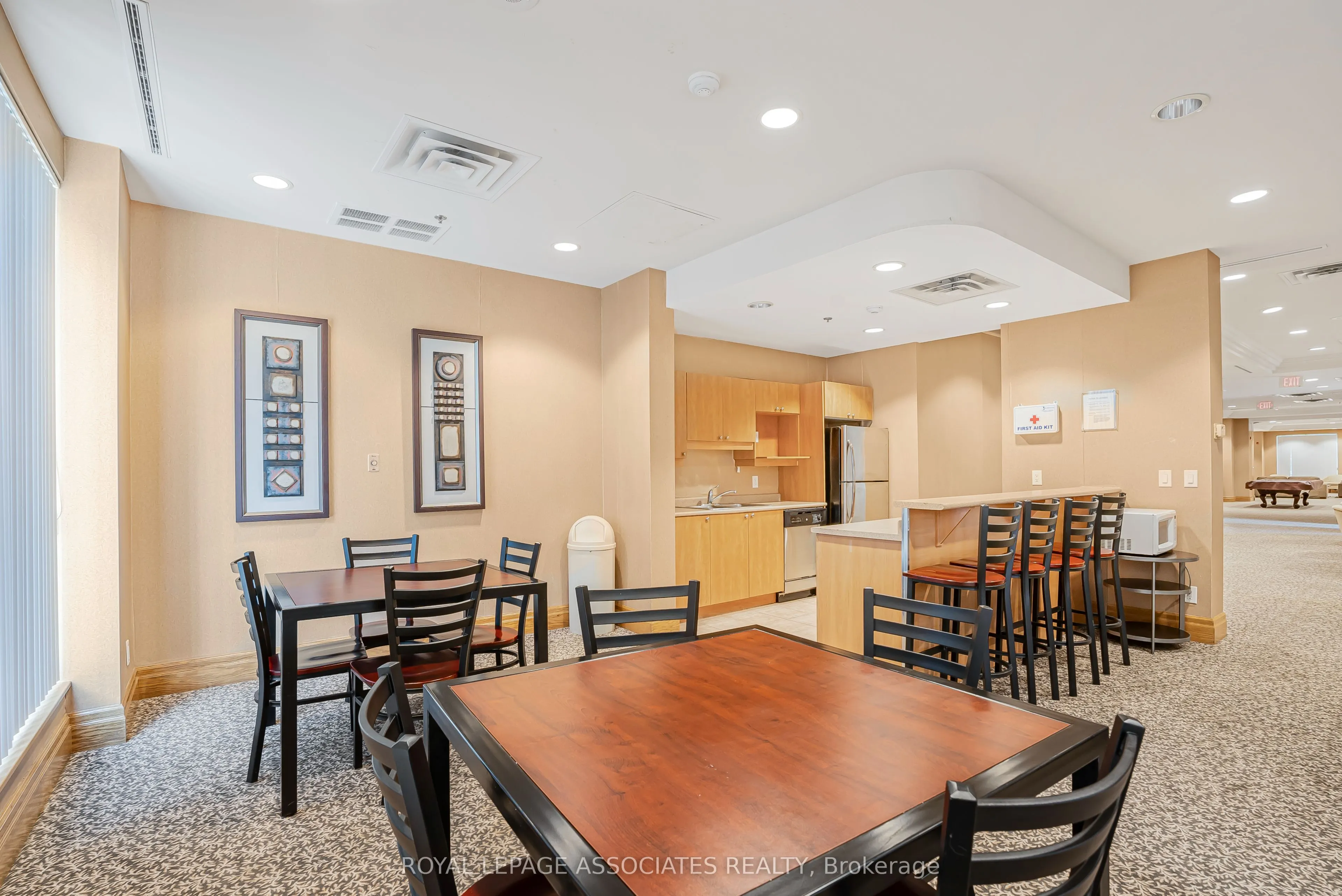 185 Oneida Crescent, #715