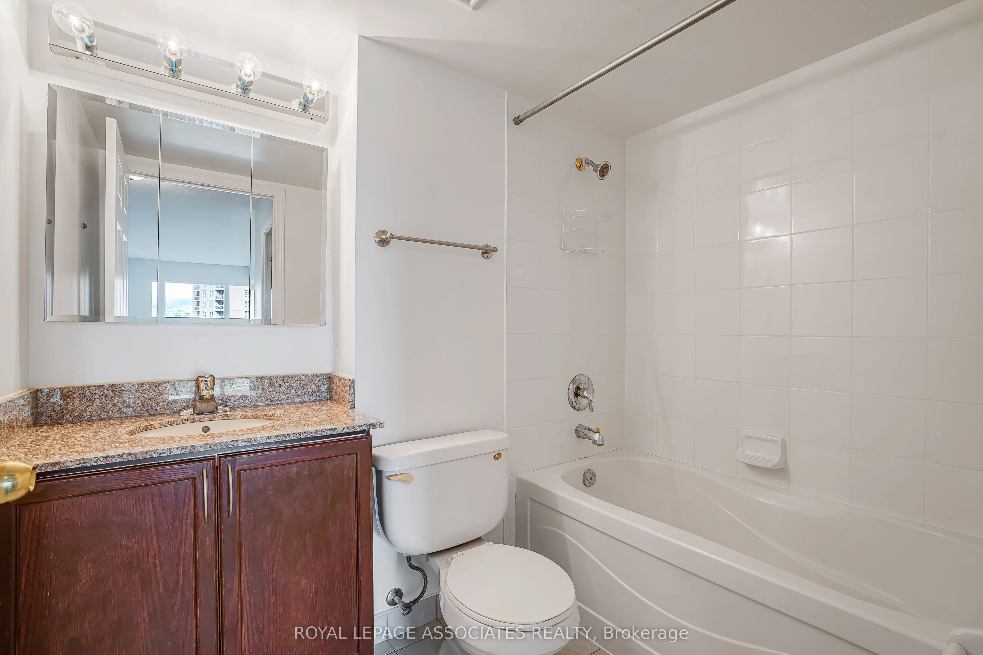 185 Oneida Crescent, #715