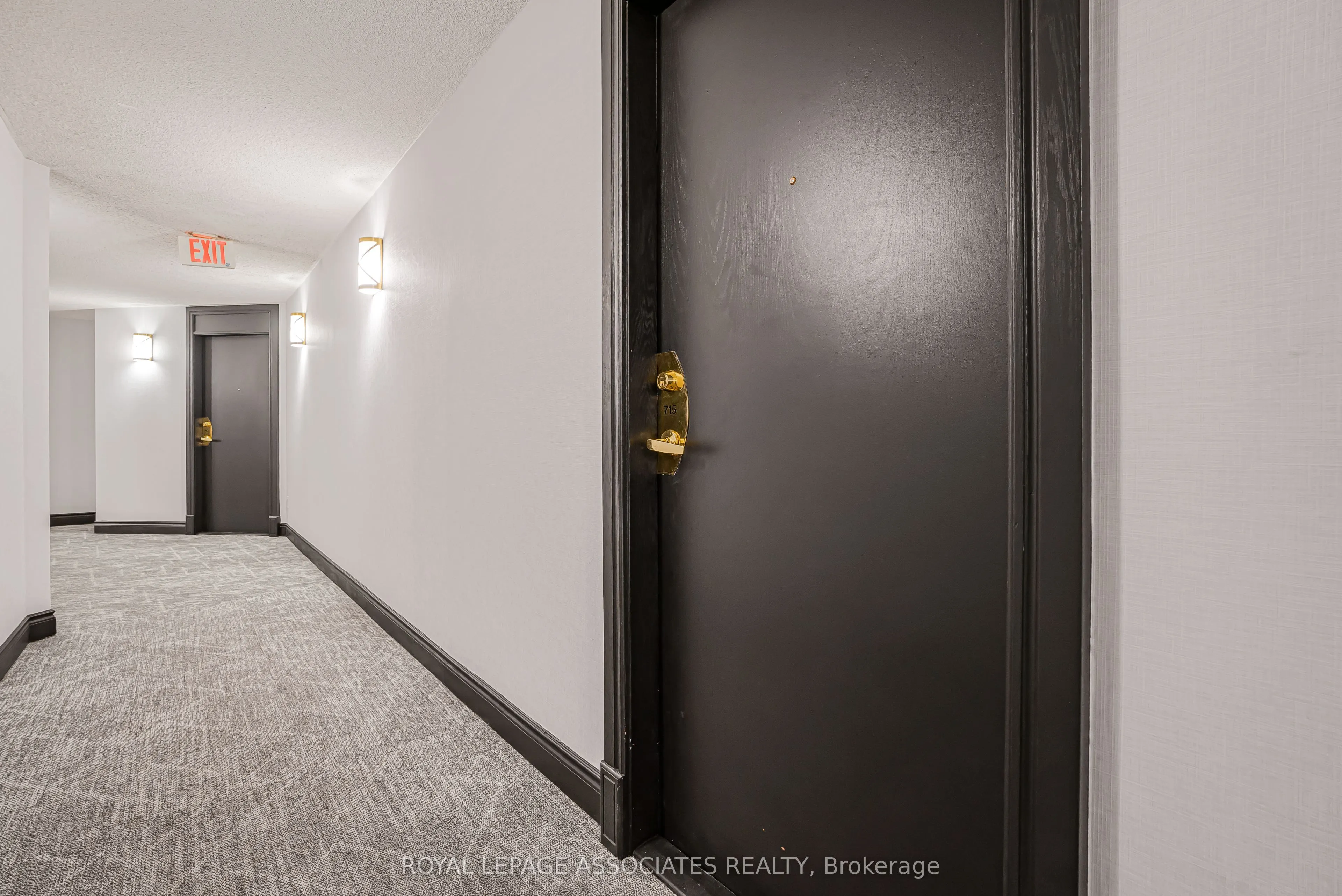 185 Oneida Crescent, #715