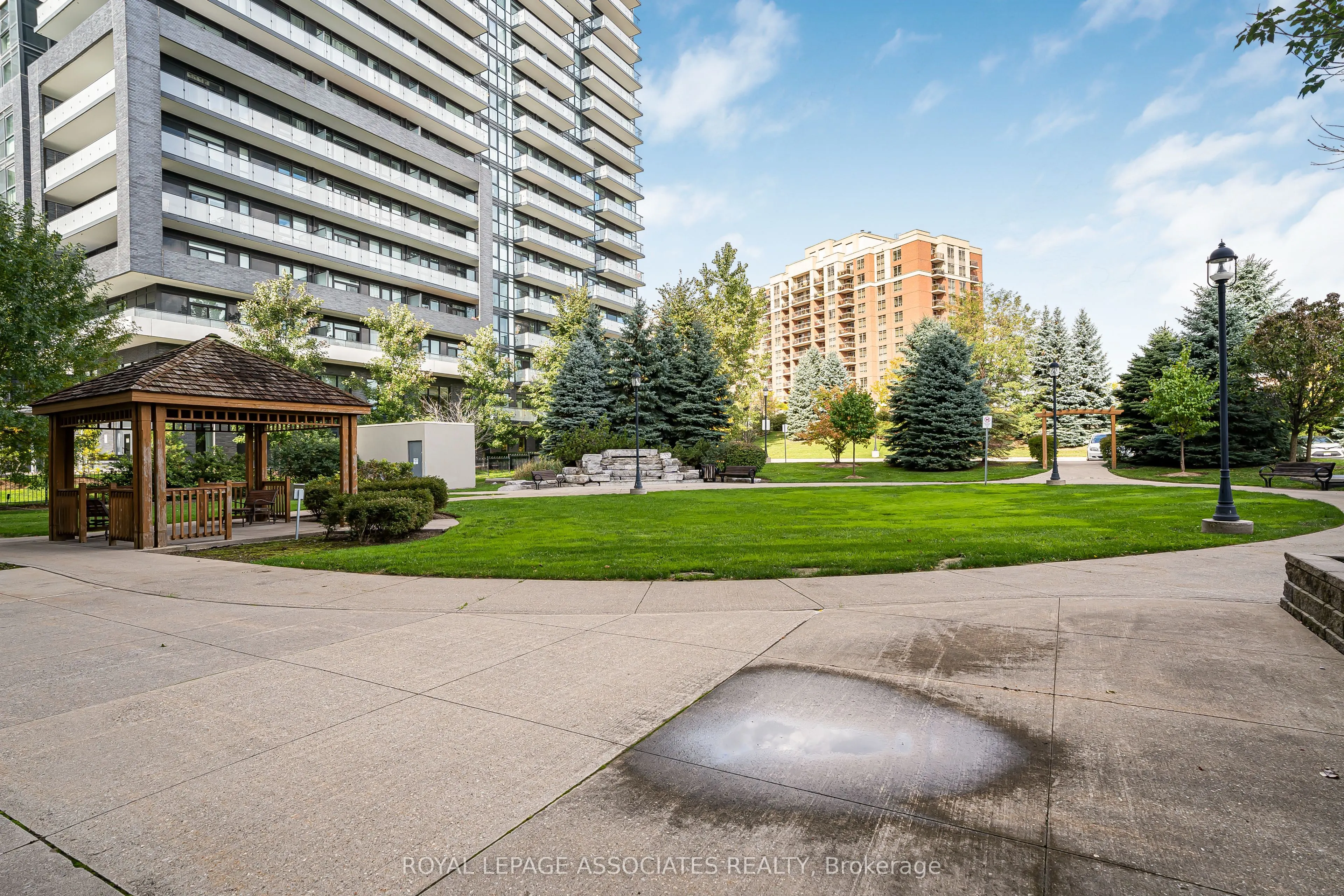 185 Oneida Crescent, #715