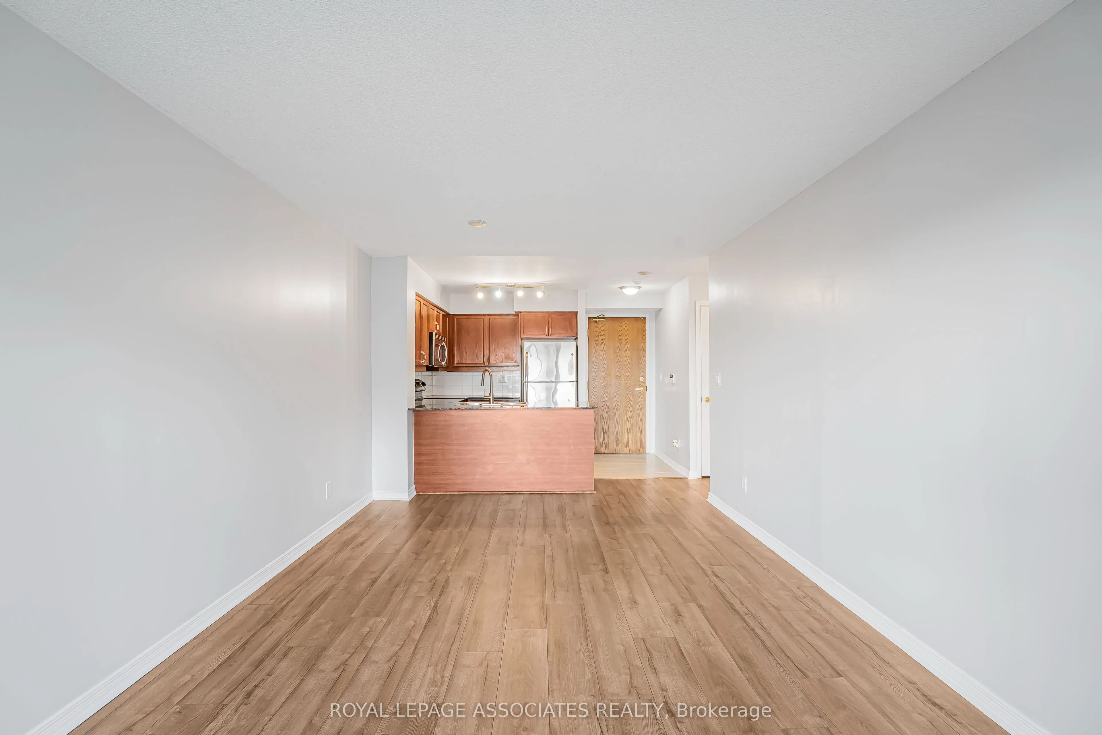 185 Oneida Crescent, #715
