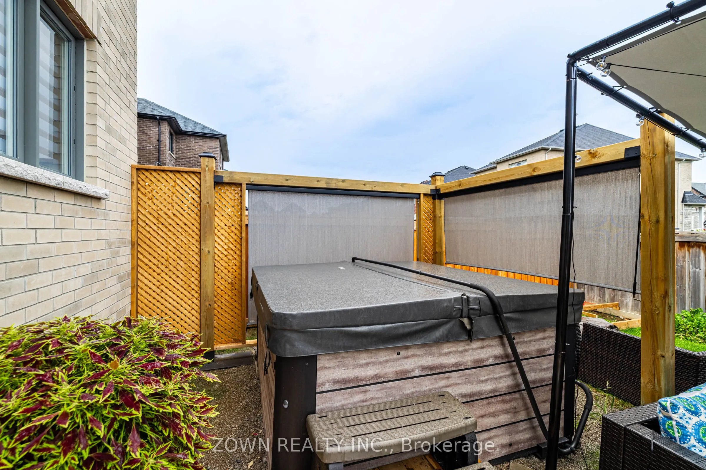 1352 Blackmore Street