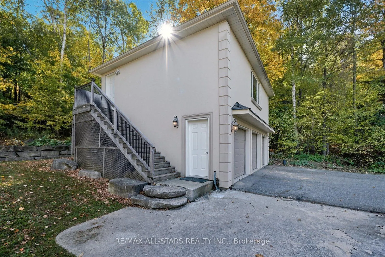 40 Algonquin Forest Drive
