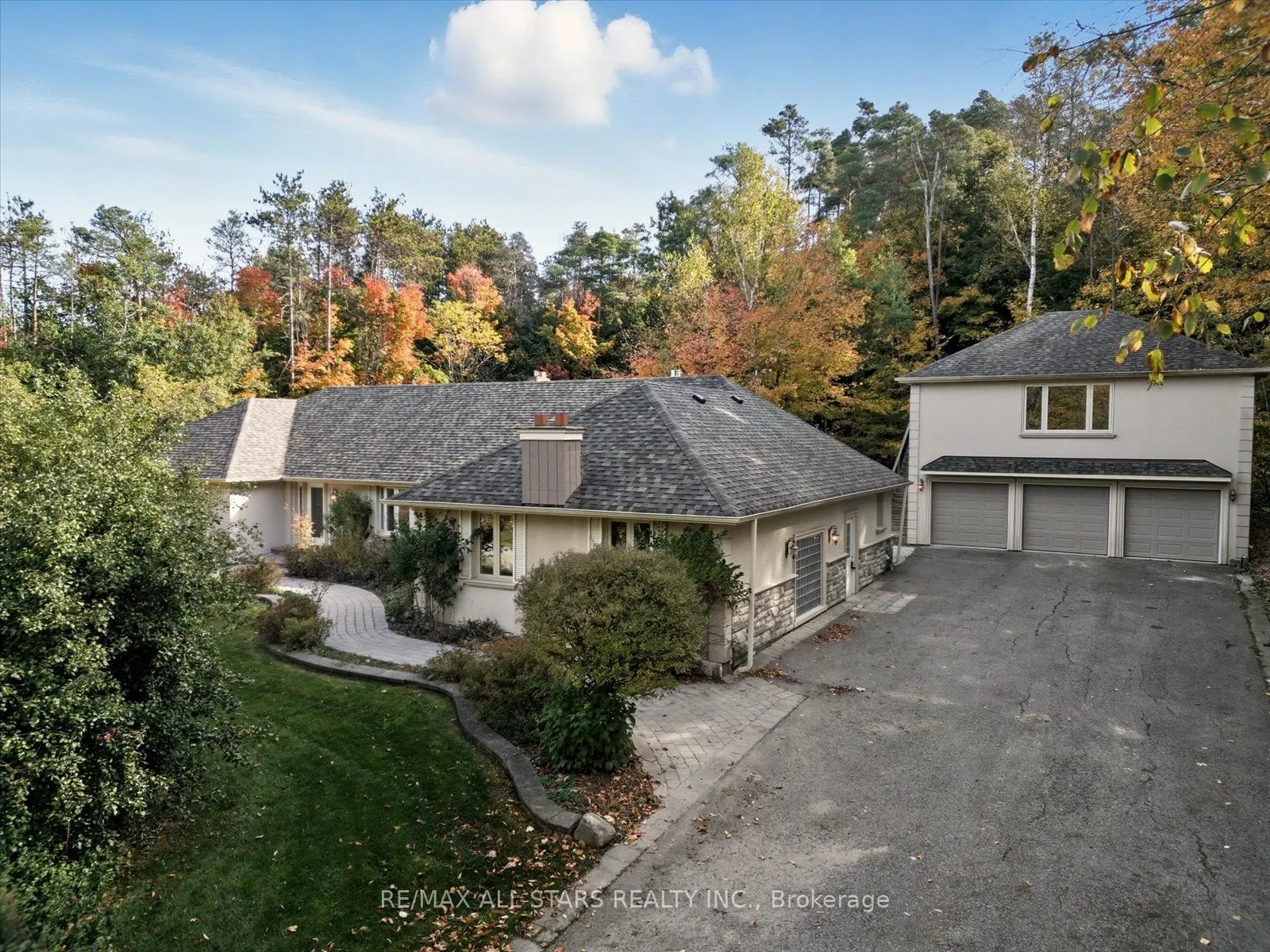 40 Algonquin Forest Drive