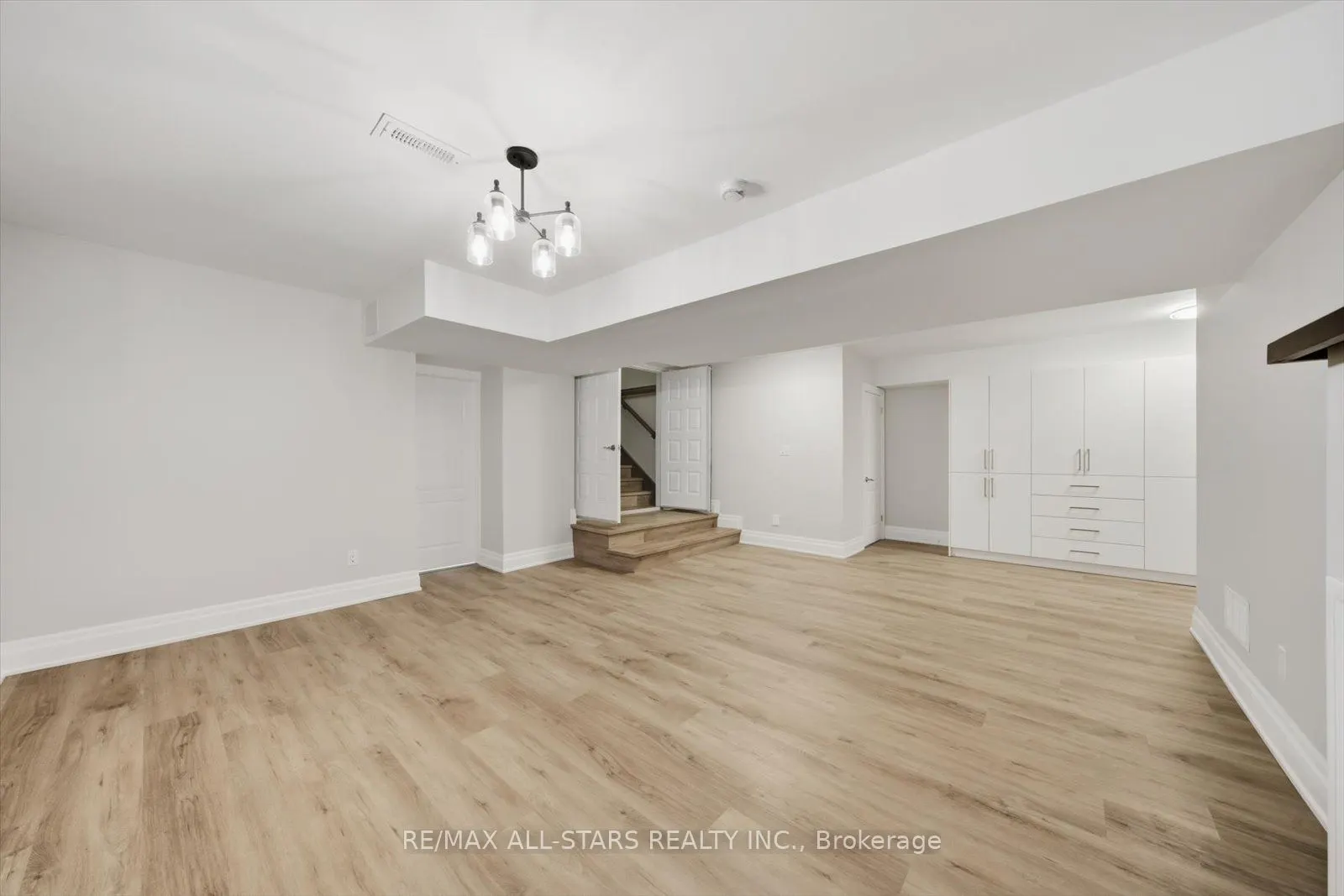 40 Algonquin Forest Drive
