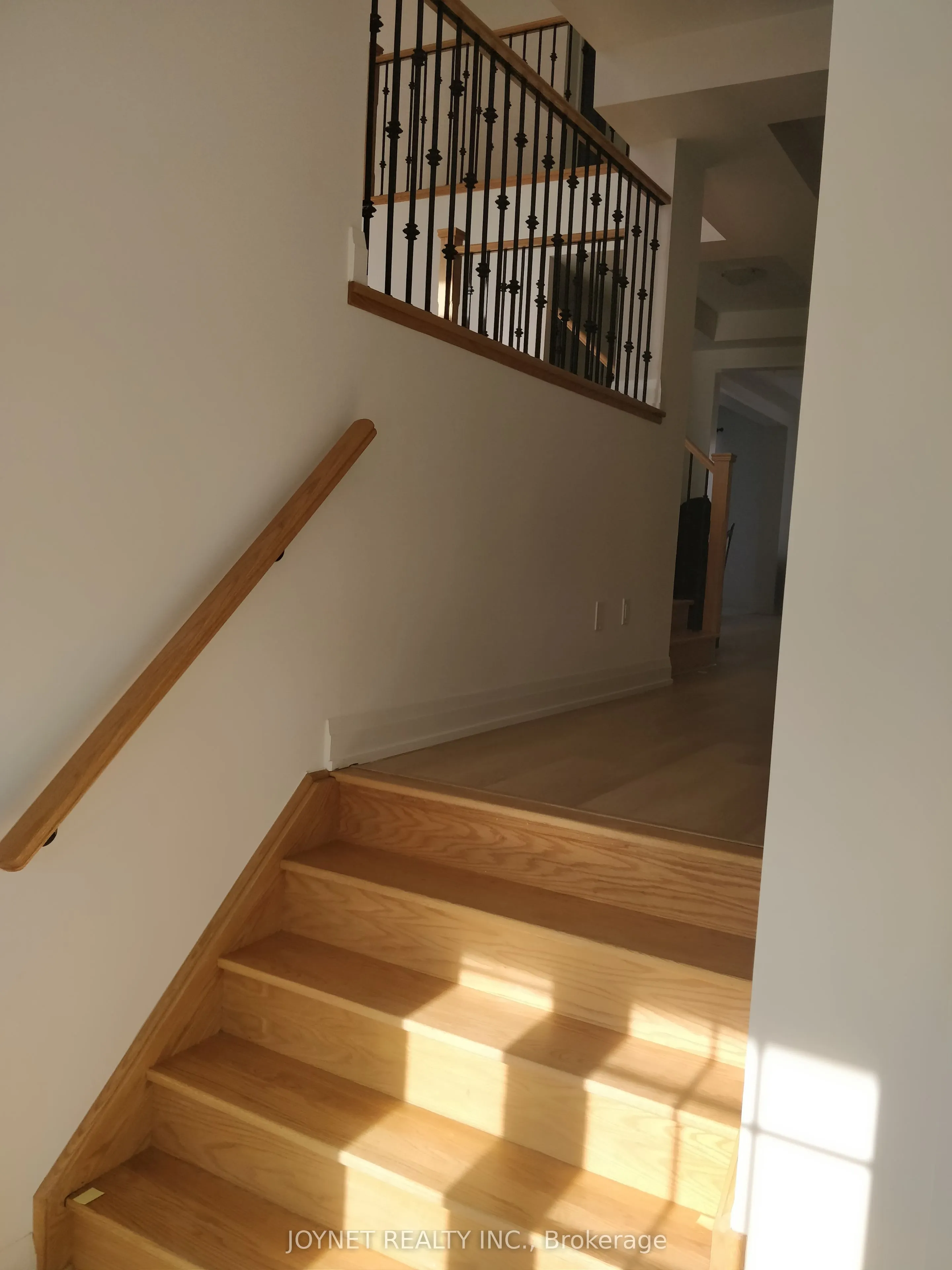 8 Red Rose Lane