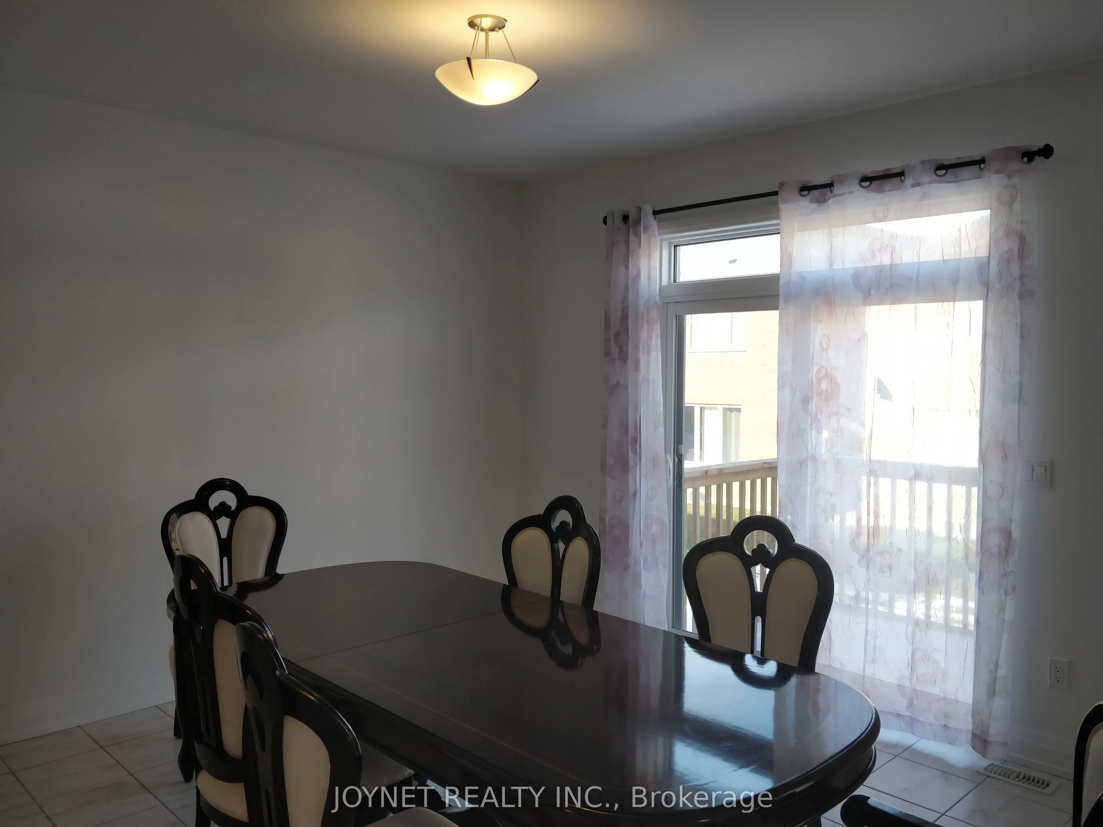 8 Red Rose Lane