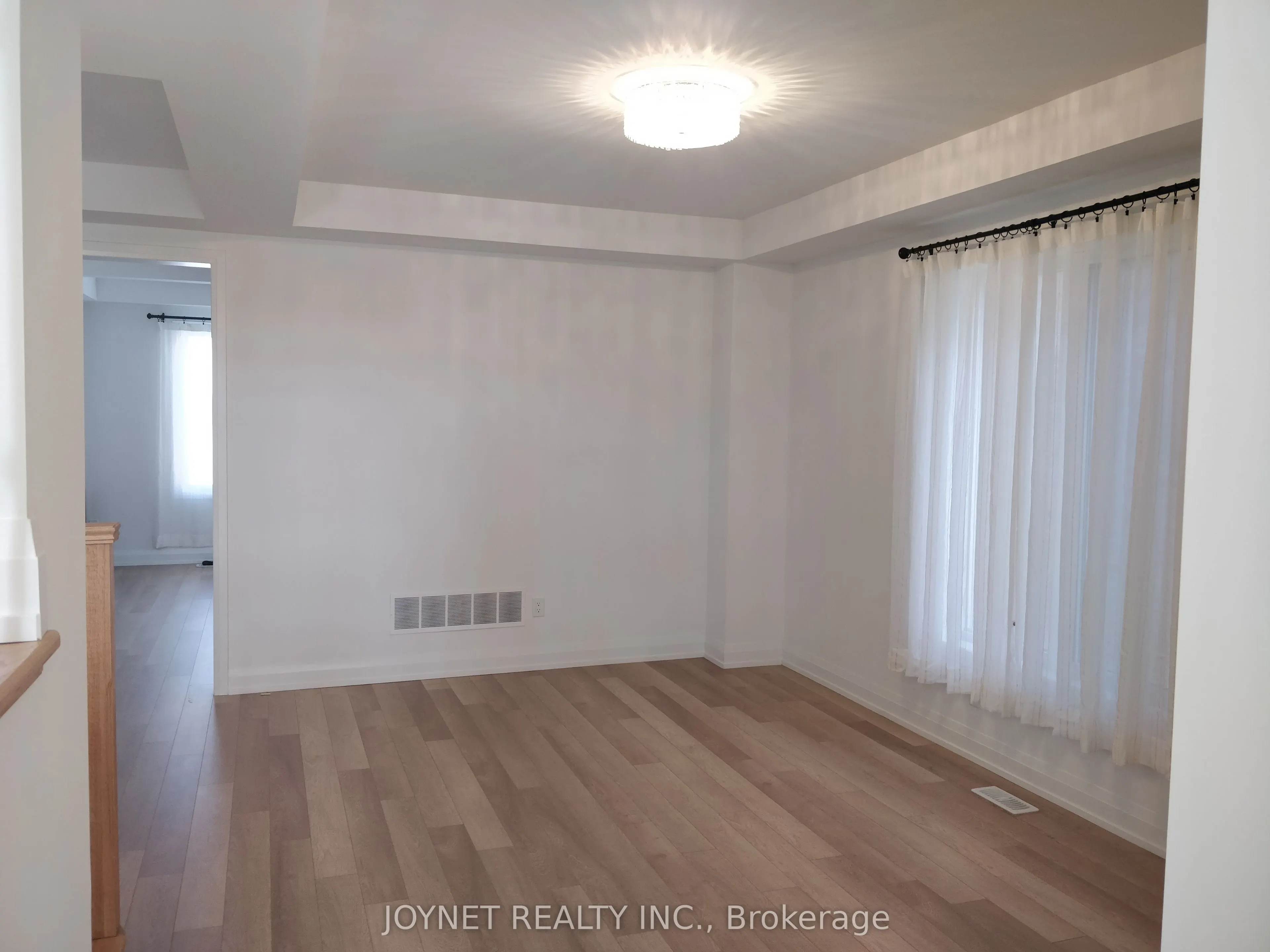 8 Red Rose Lane