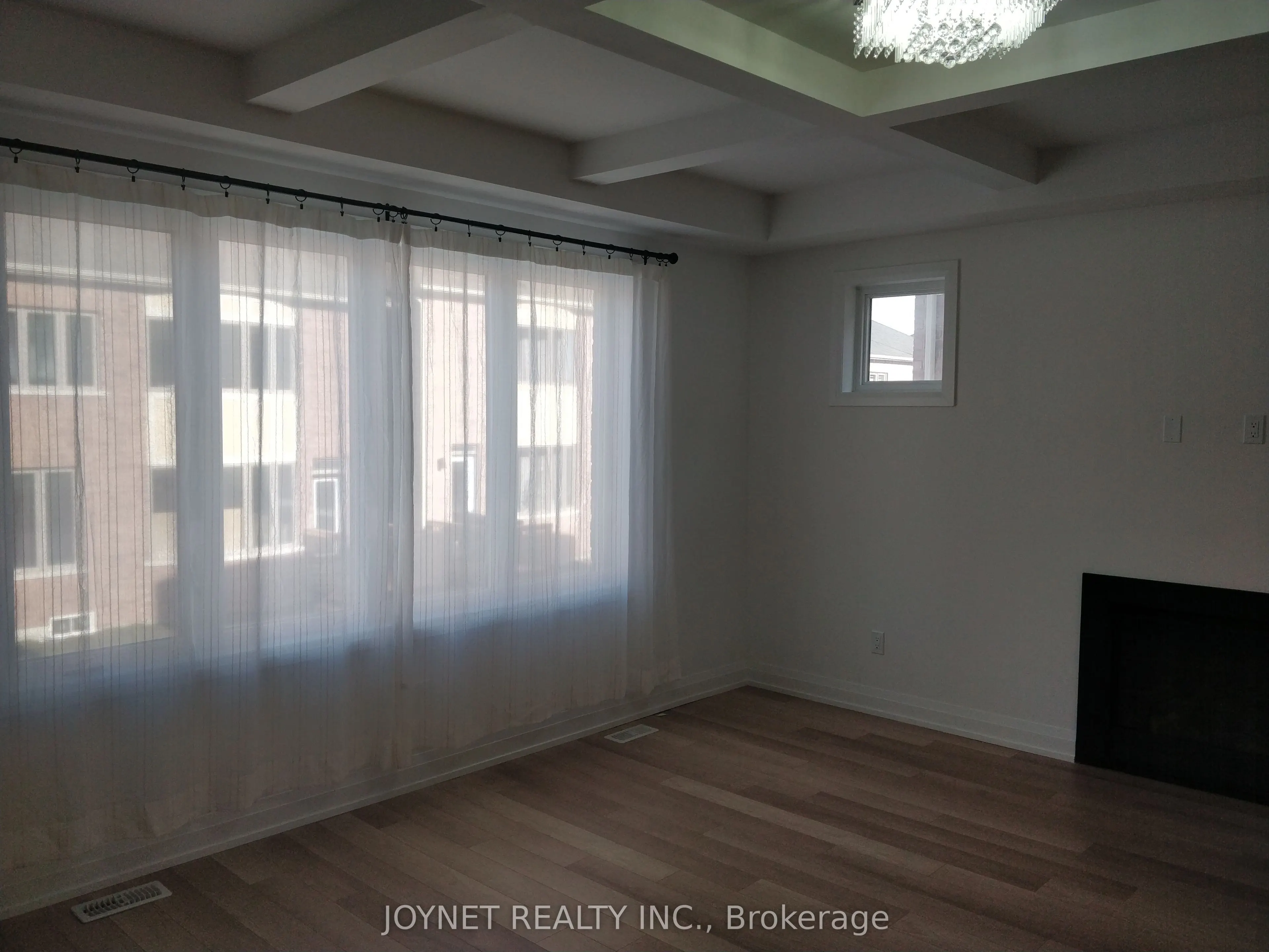8 Red Rose Lane