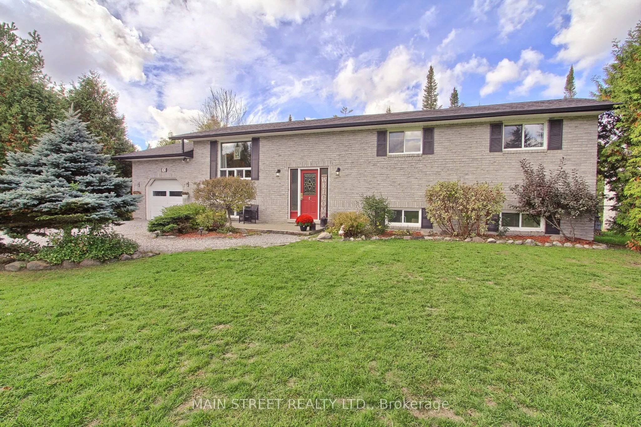 32 Beaverdale Crescent