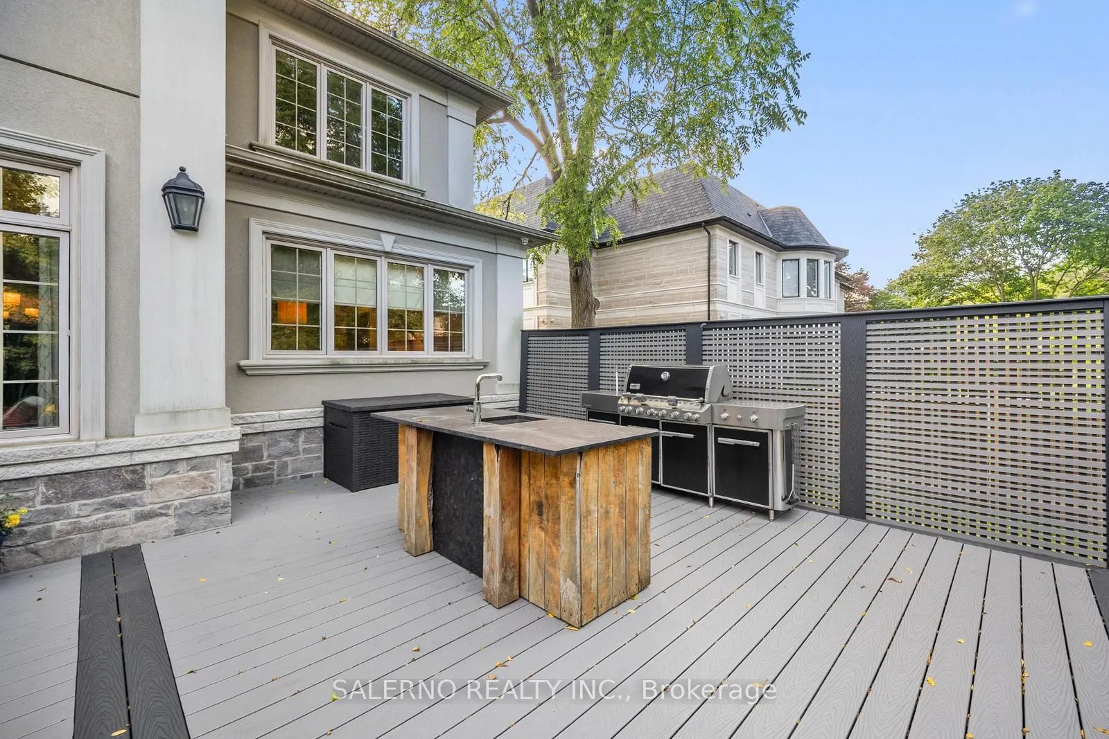 8 Thornhill Avenue