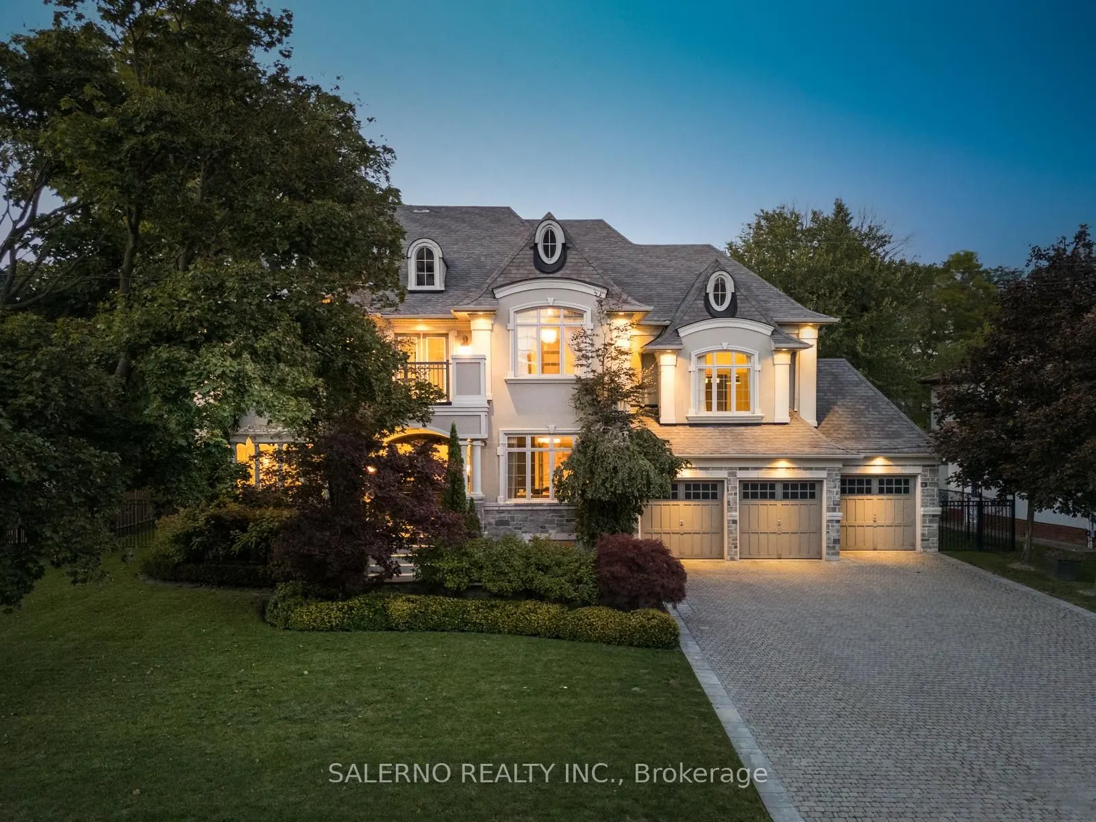 8 Thornhill Avenue