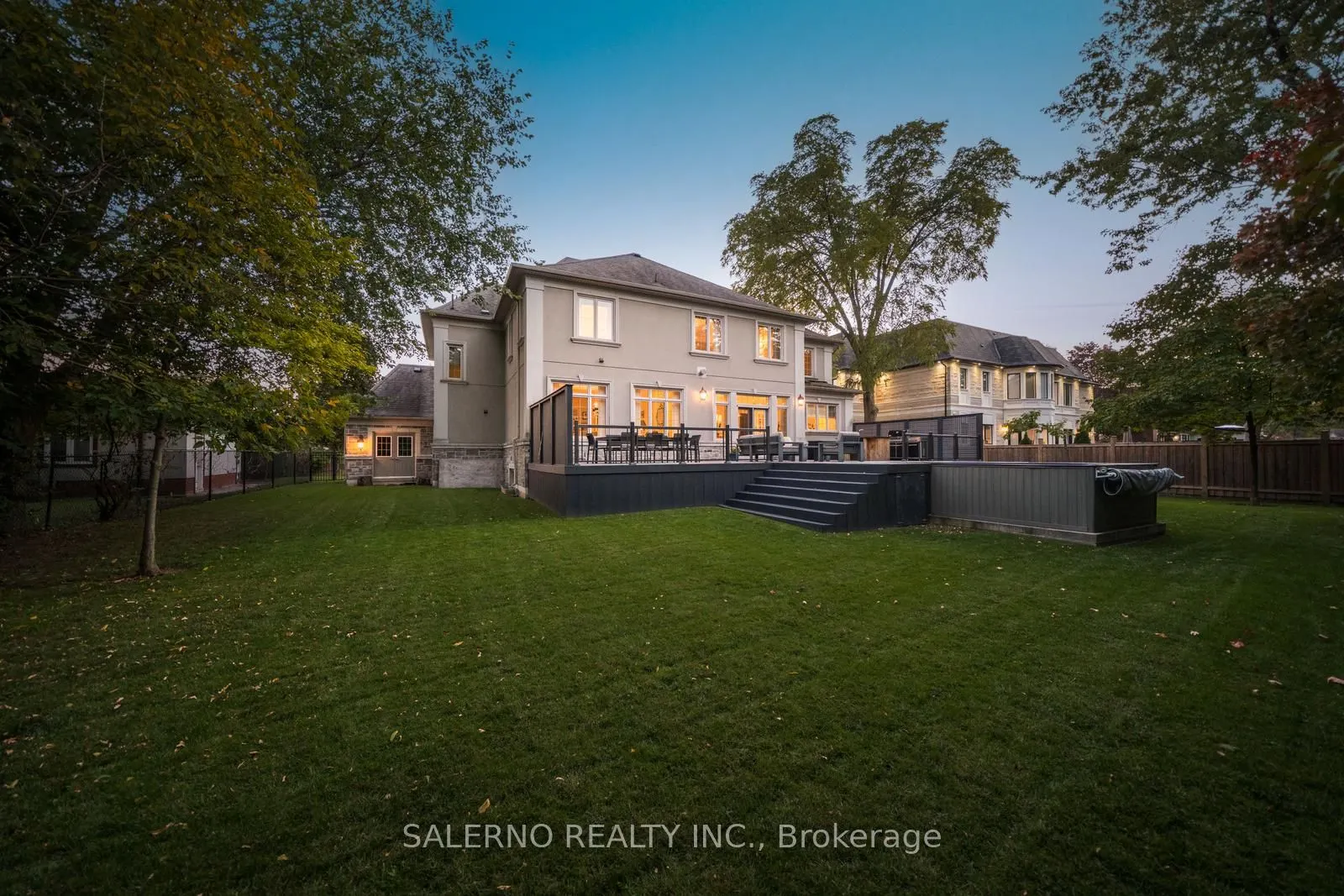 8 Thornhill Avenue