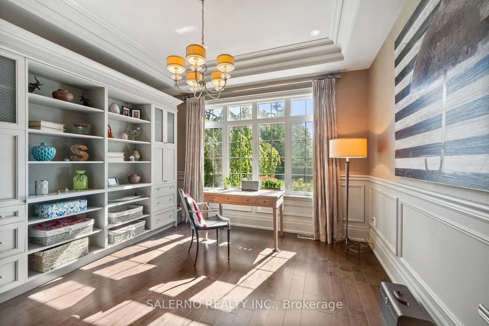 8 Thornhill Avenue
