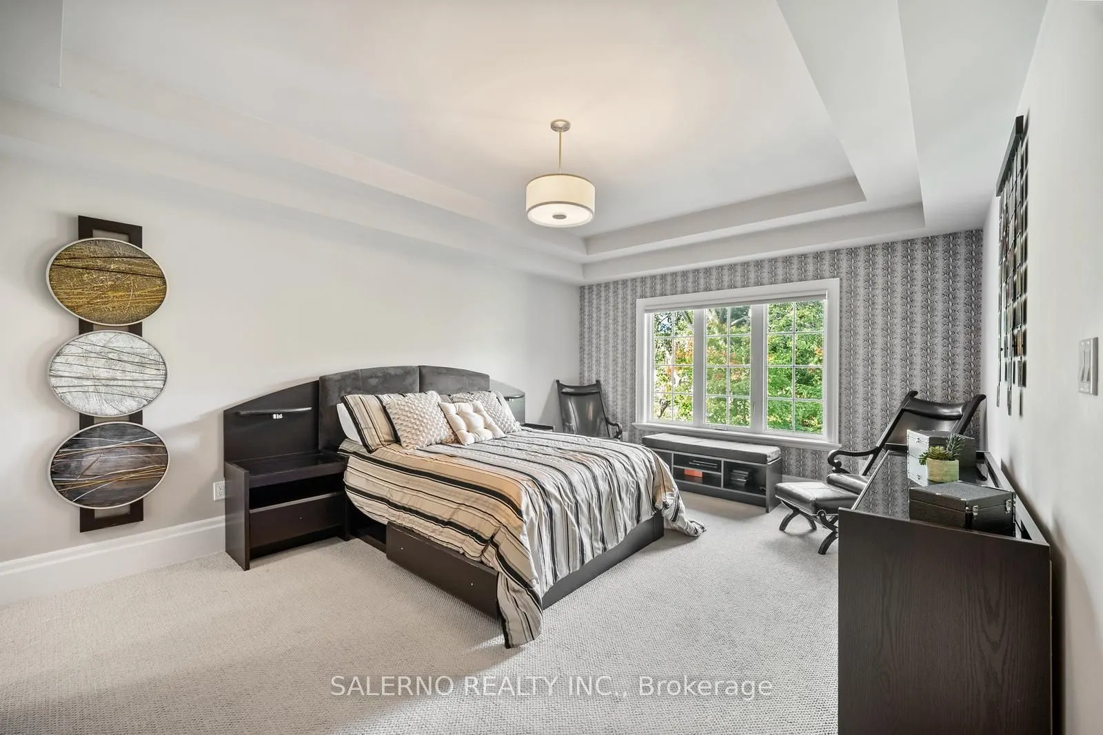 8 Thornhill Avenue