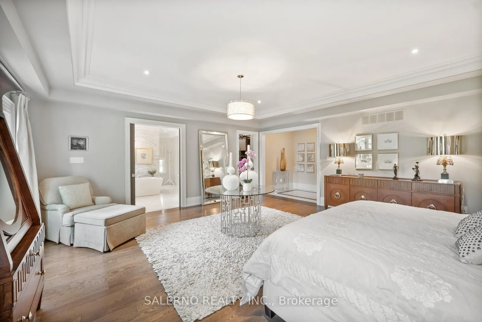 8 Thornhill Avenue