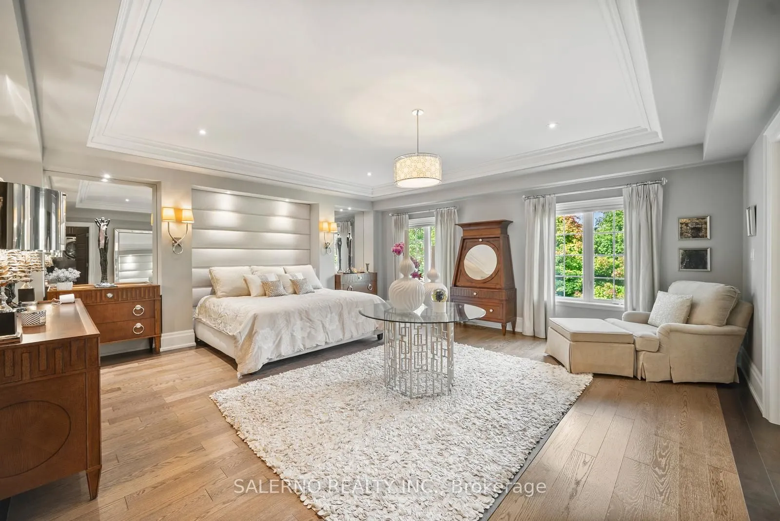 8 Thornhill Avenue