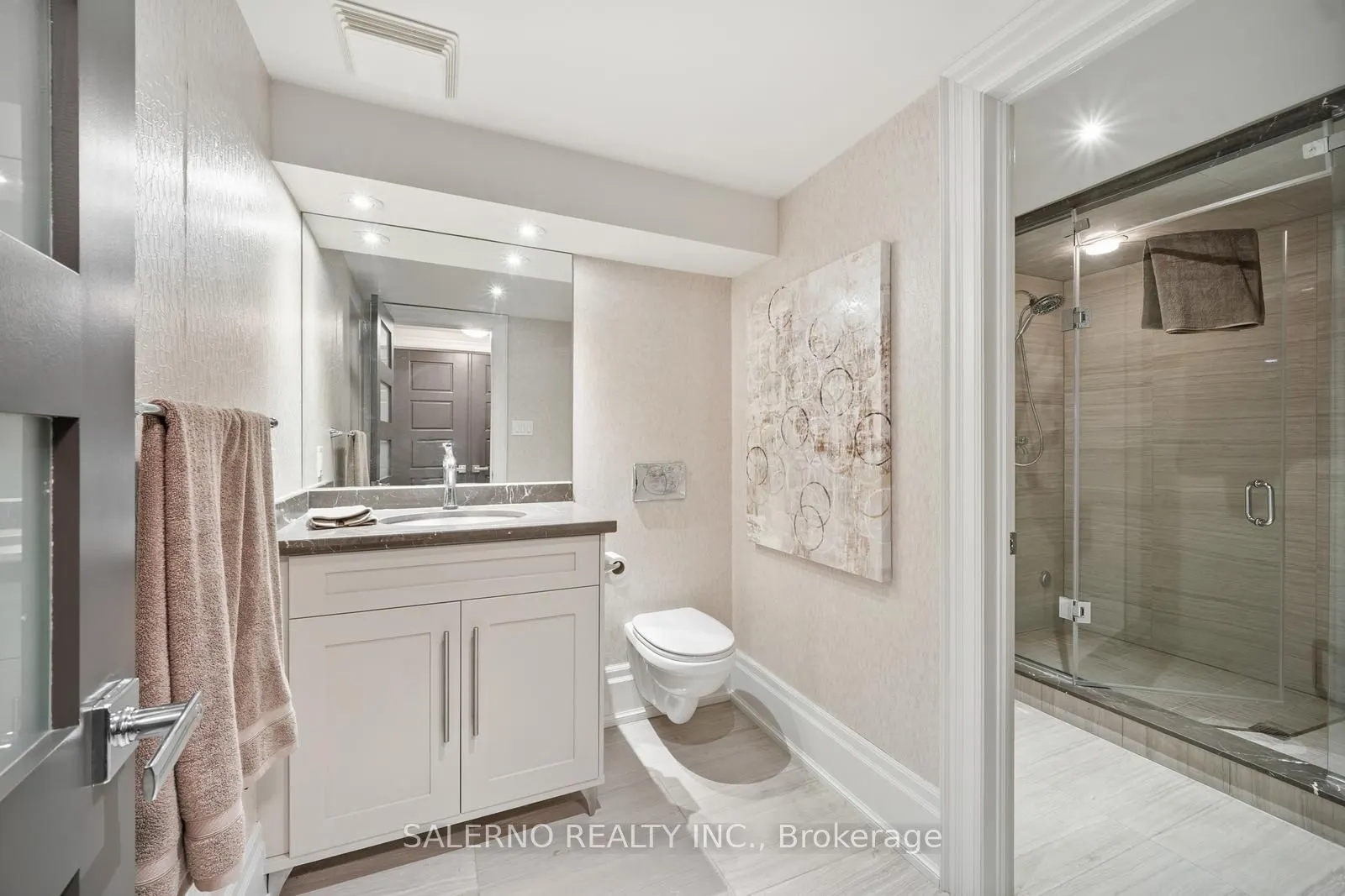 8 Thornhill Avenue