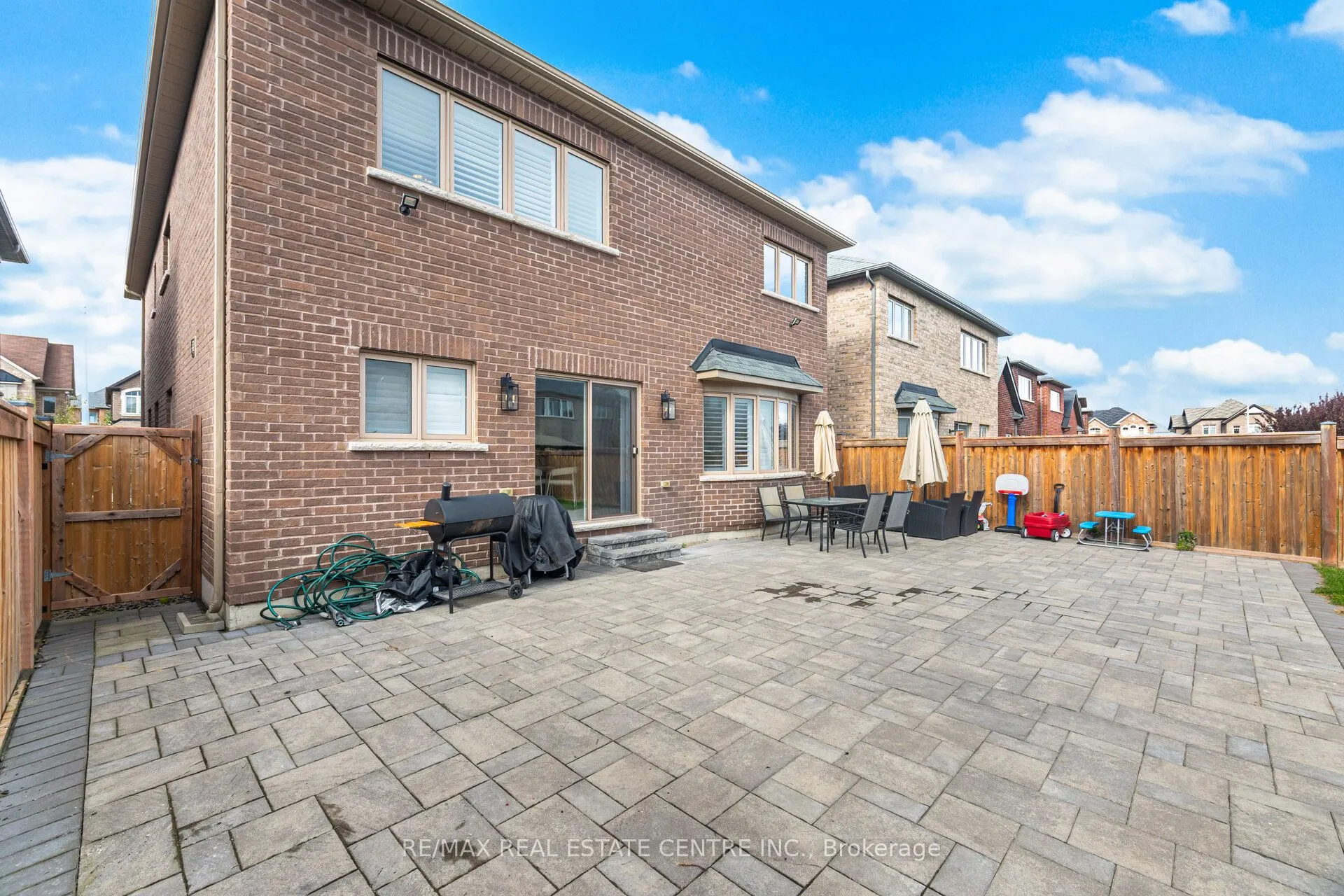 1438 McRoberts Crescent