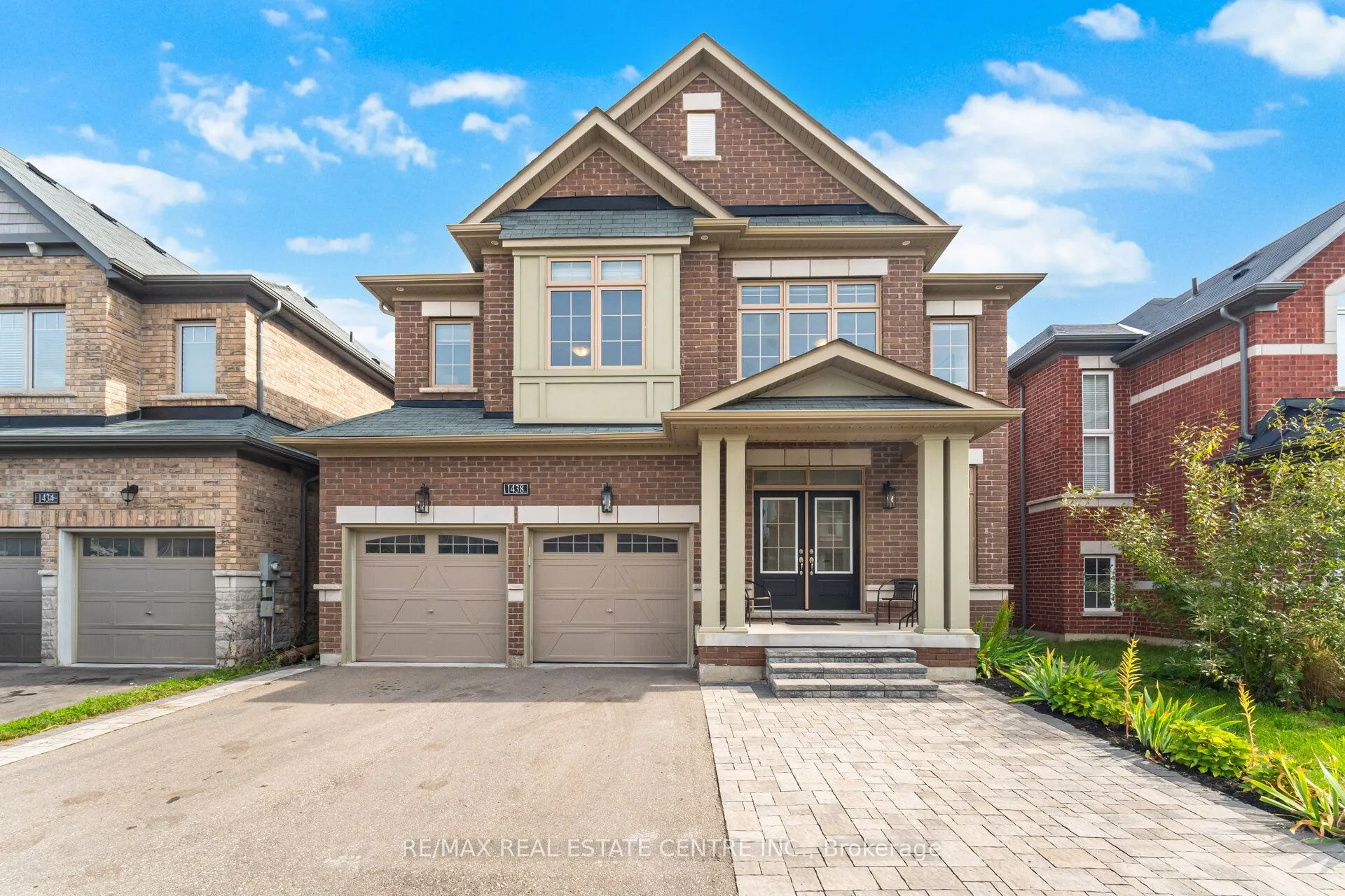 1438 McRoberts Crescent