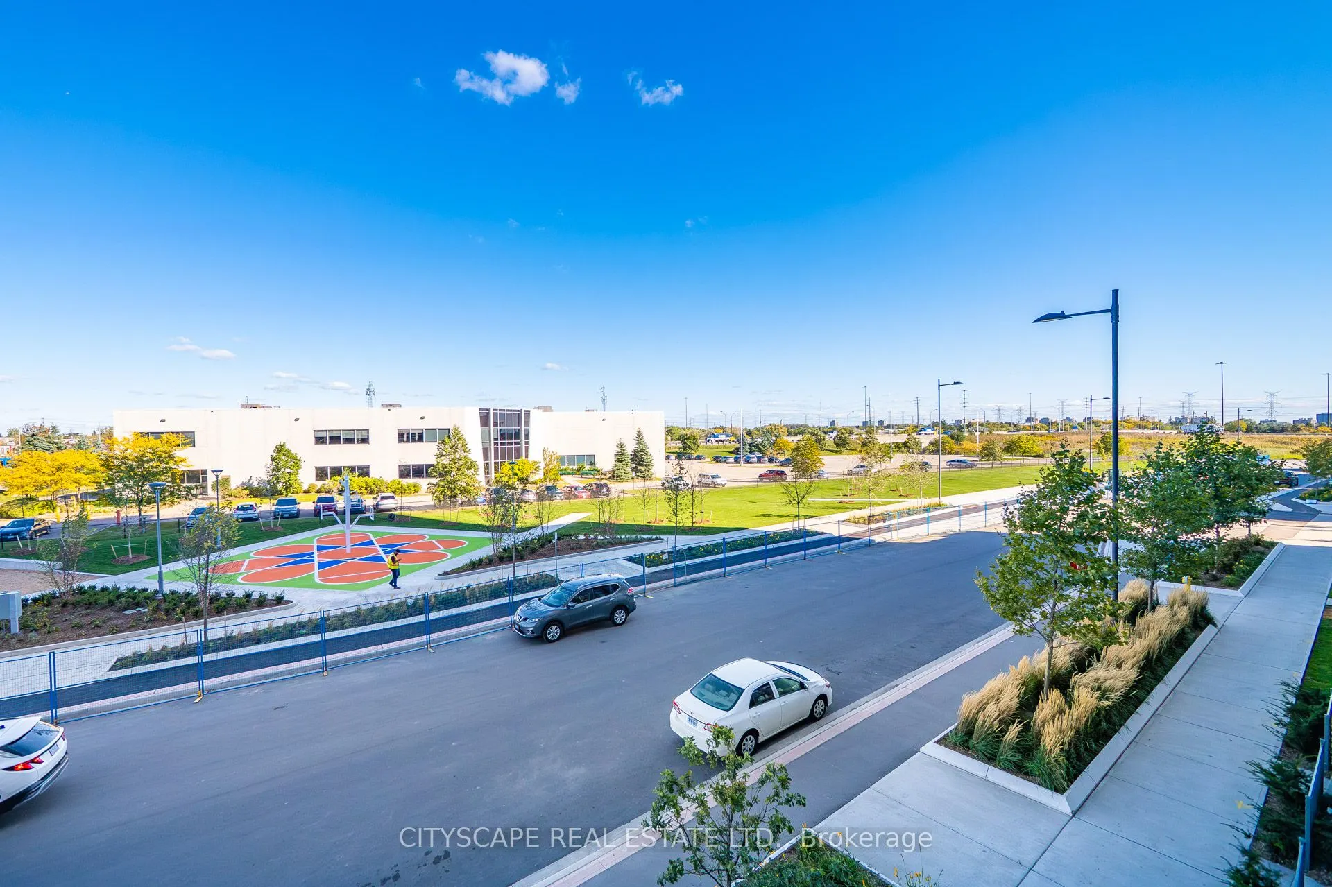 60 Honeycrisp Crescent, #210