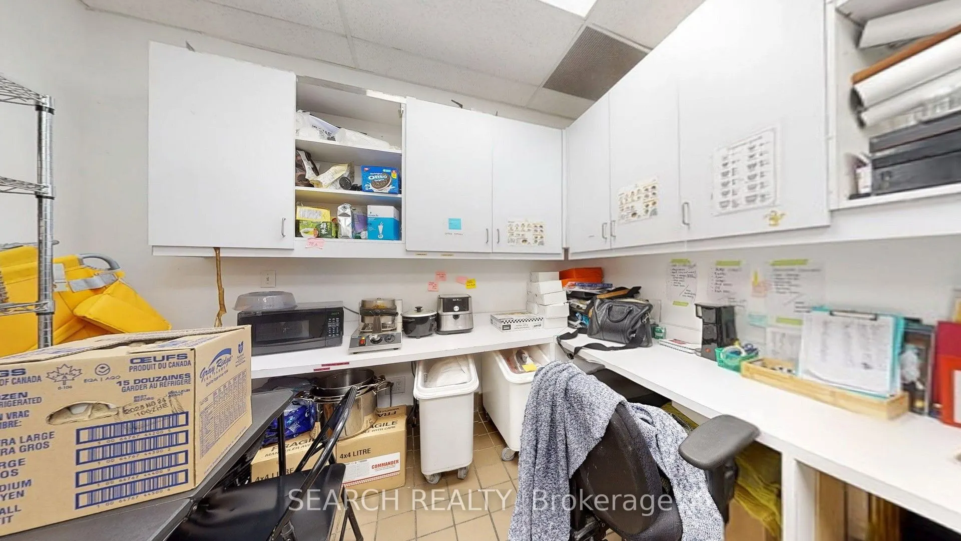 9342 BATHURST Street, #AA-A1