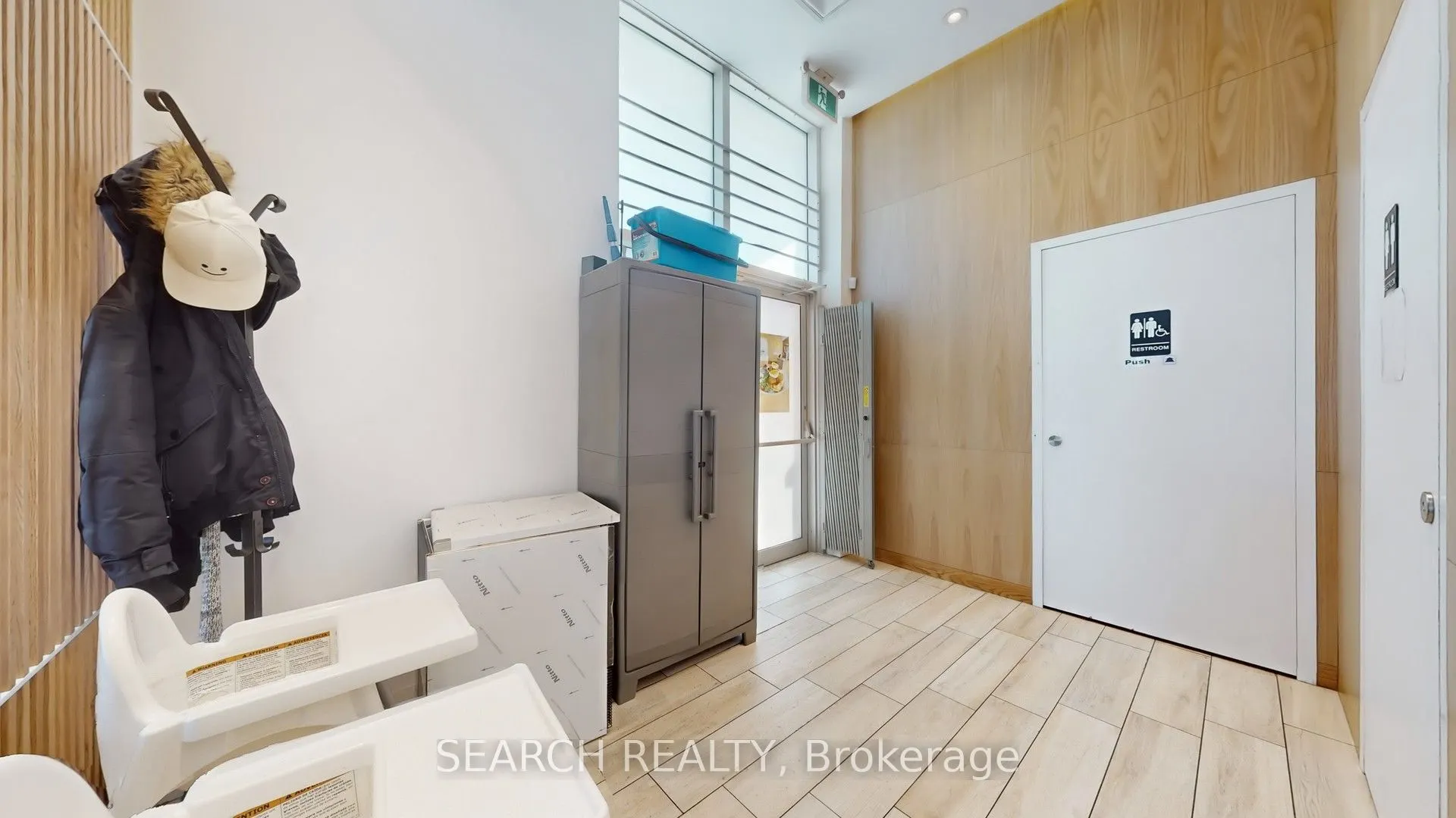 9342 BATHURST Street, #AA-A1