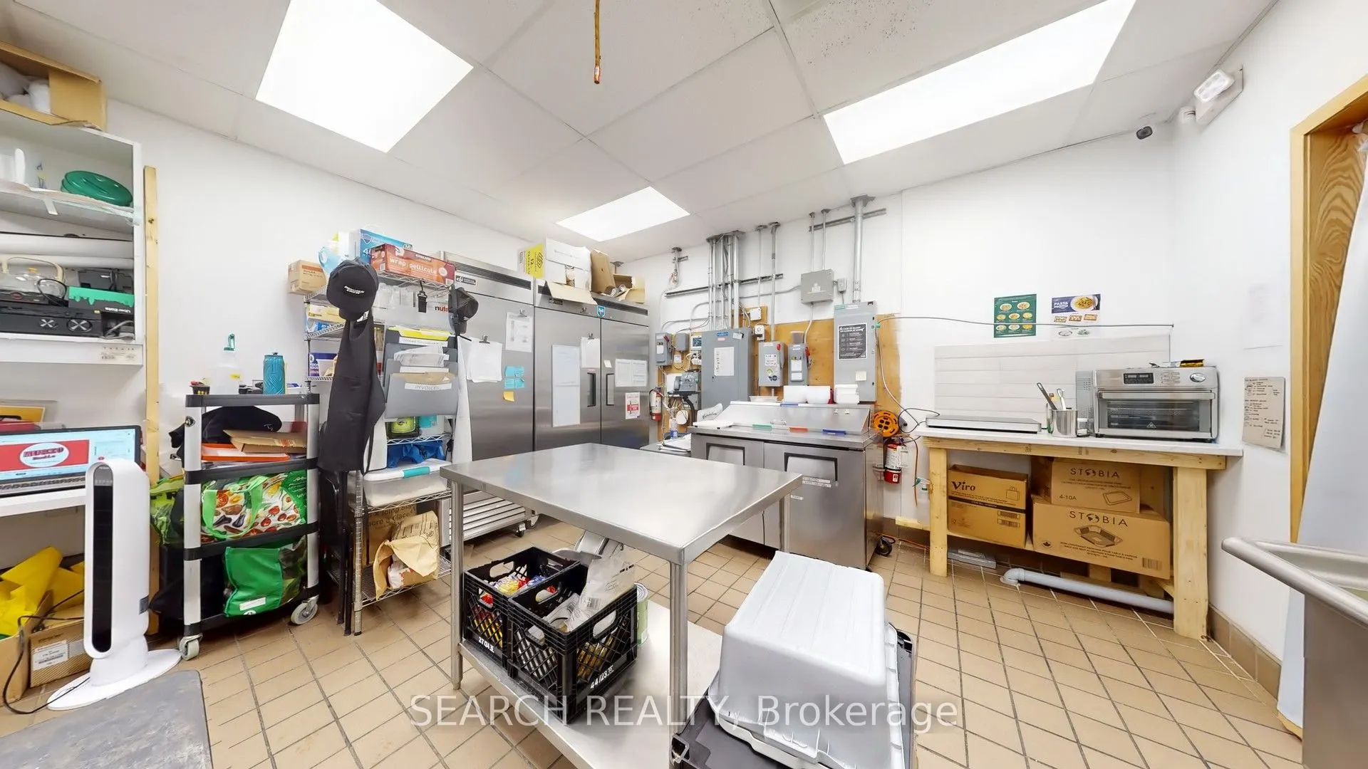 9342 BATHURST Street, #AA-A1