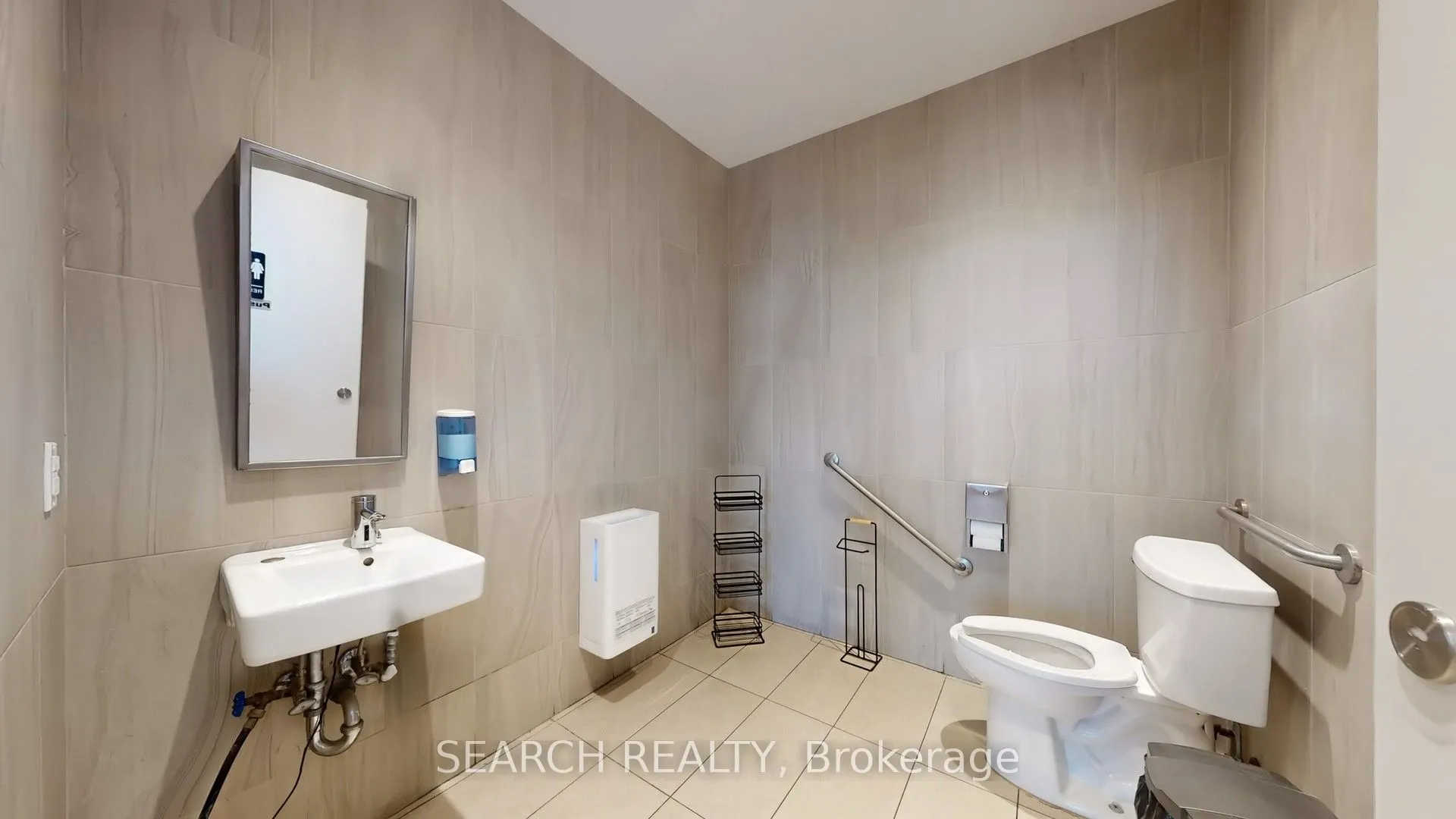 9342 BATHURST Street, #AA-A1