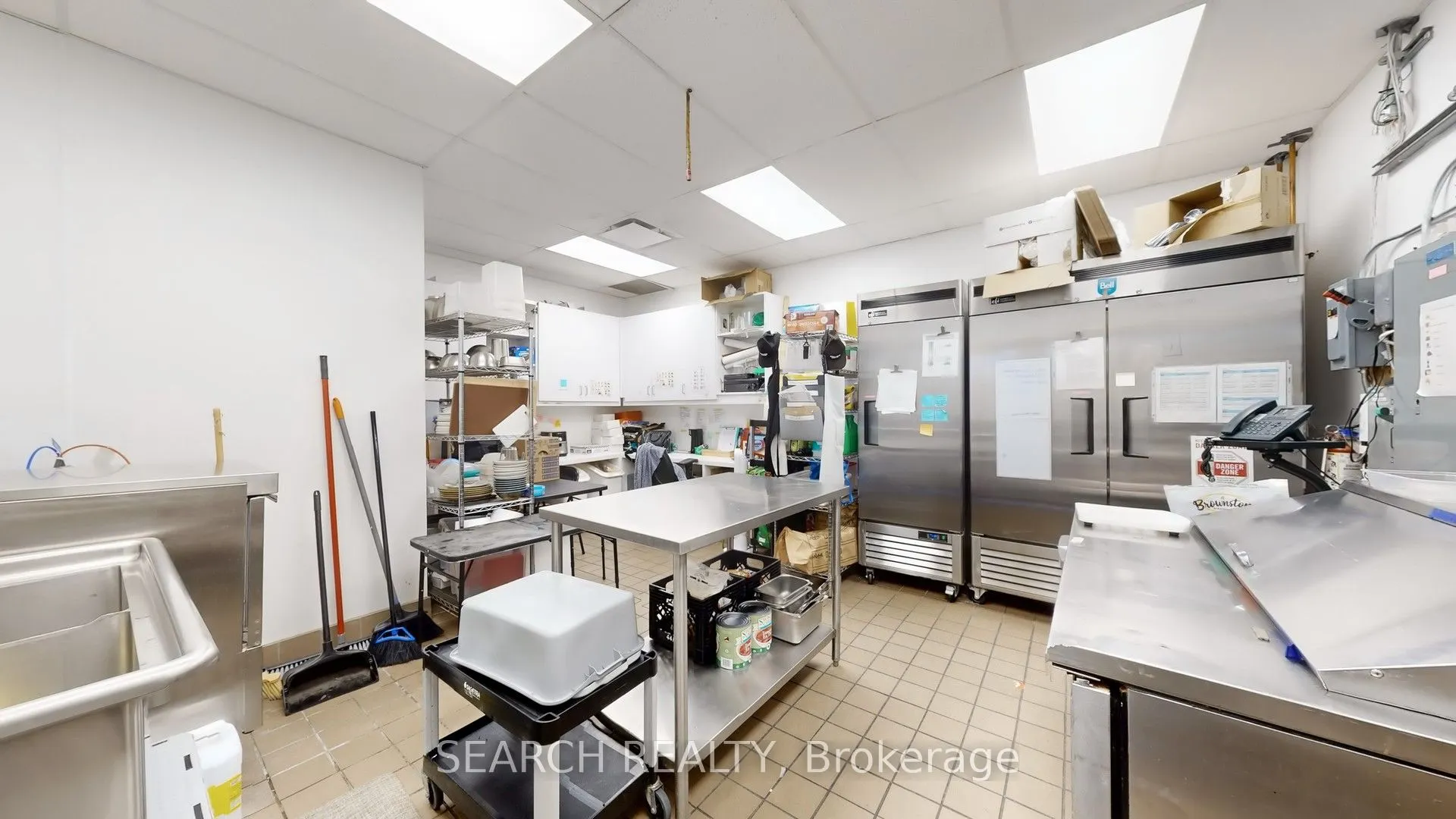 9342 BATHURST Street, #AA-A1