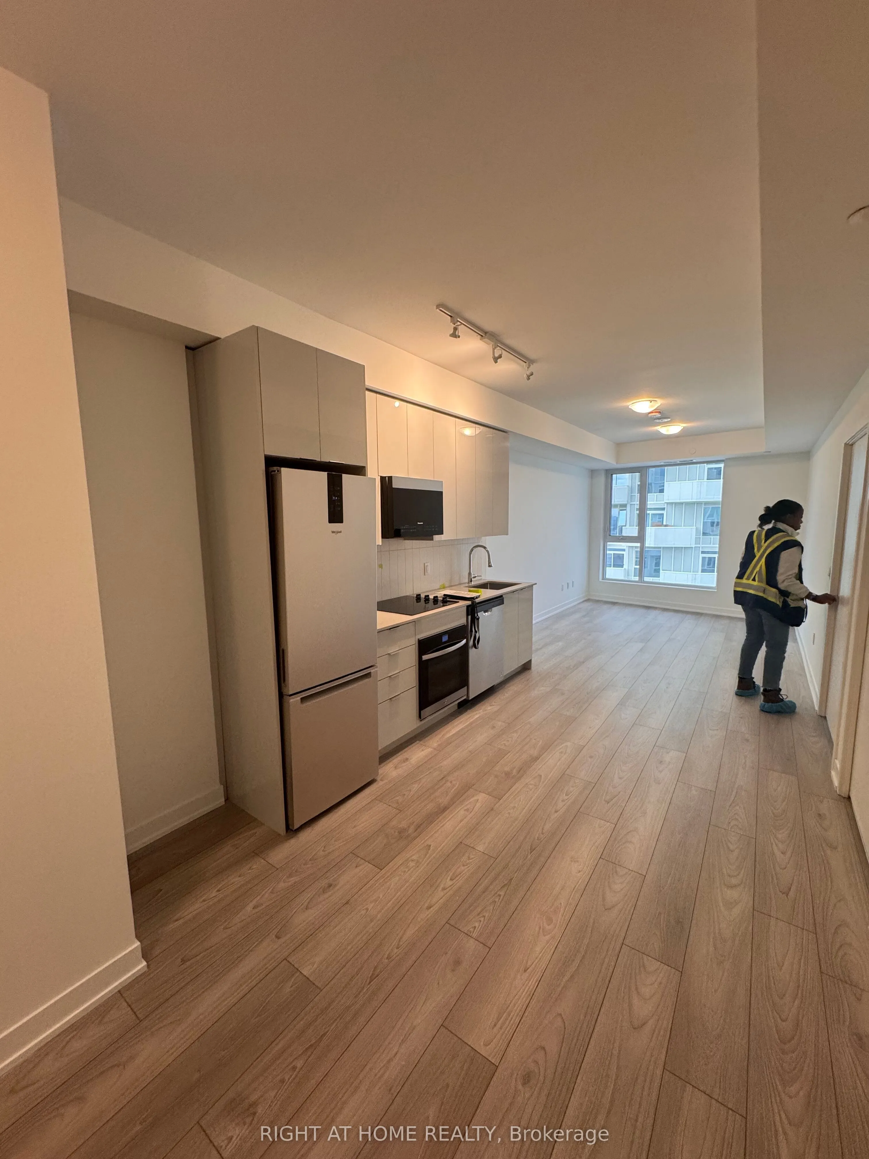 474 Caldari Road, #1302