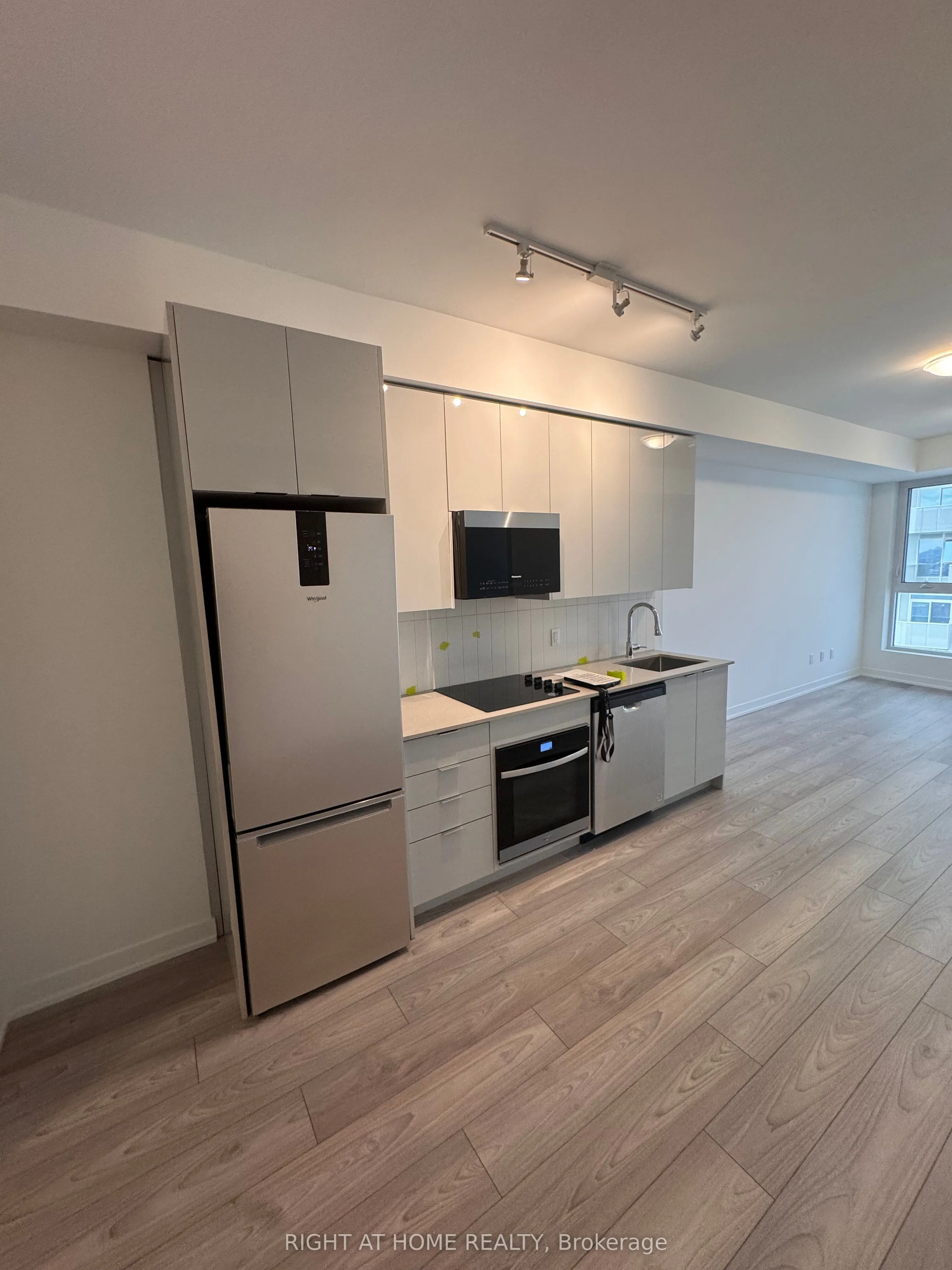 474 Caldari Road, #1302