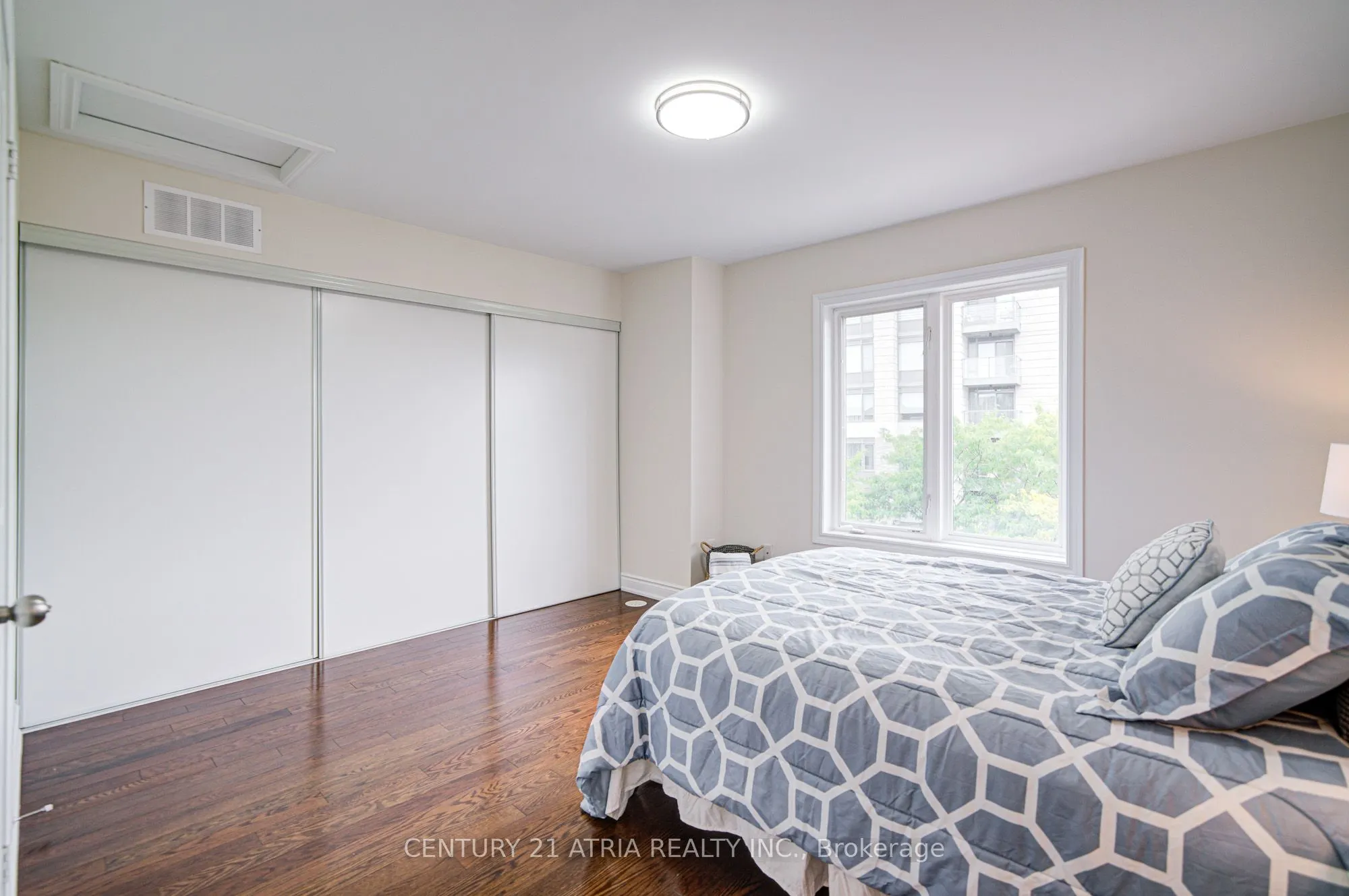 215 South park Road, #1
