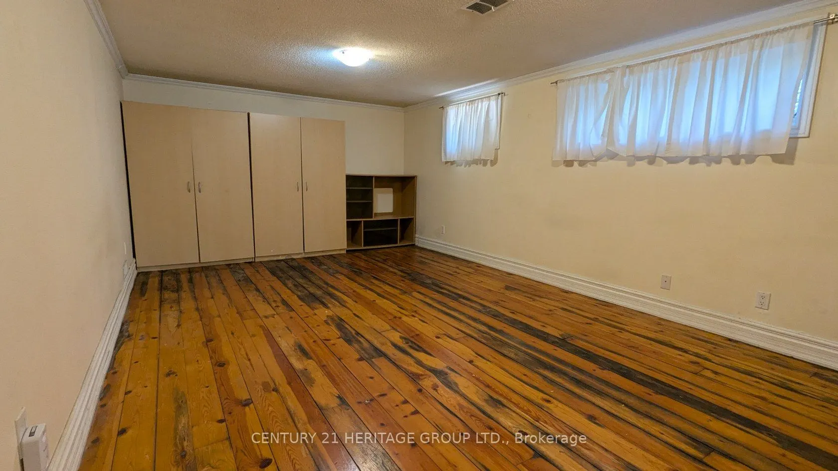 377 Centre Street E, #Bsmt