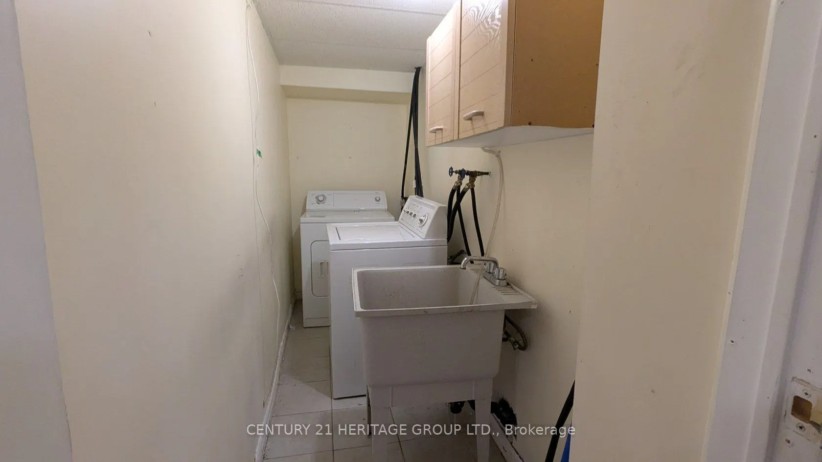 377 Centre Street E, #Bsmt