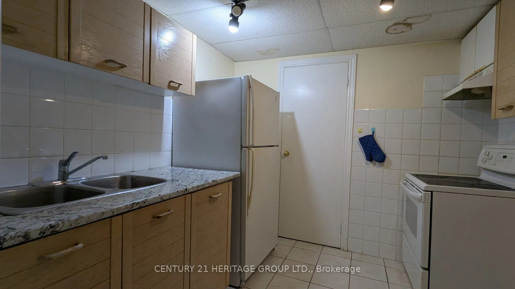 377 Centre Street E, #Bsmt