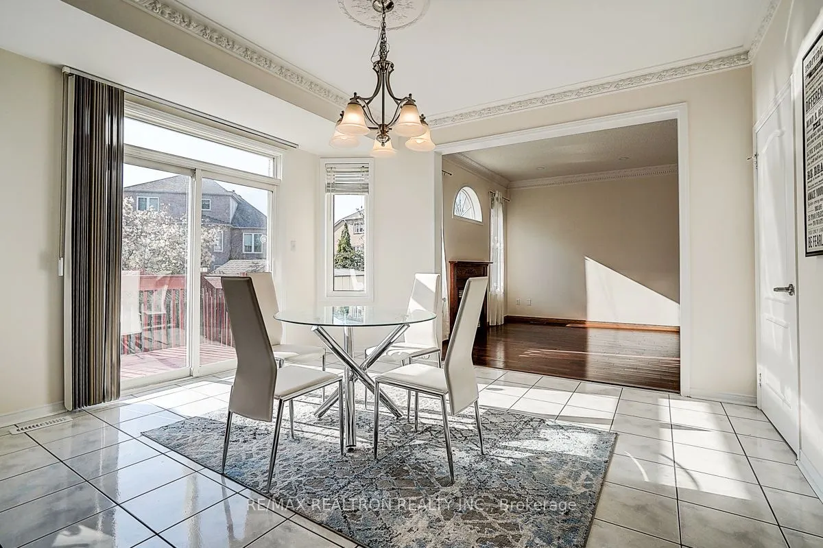 22 Alfred Paterson Drive, #Main/2nd