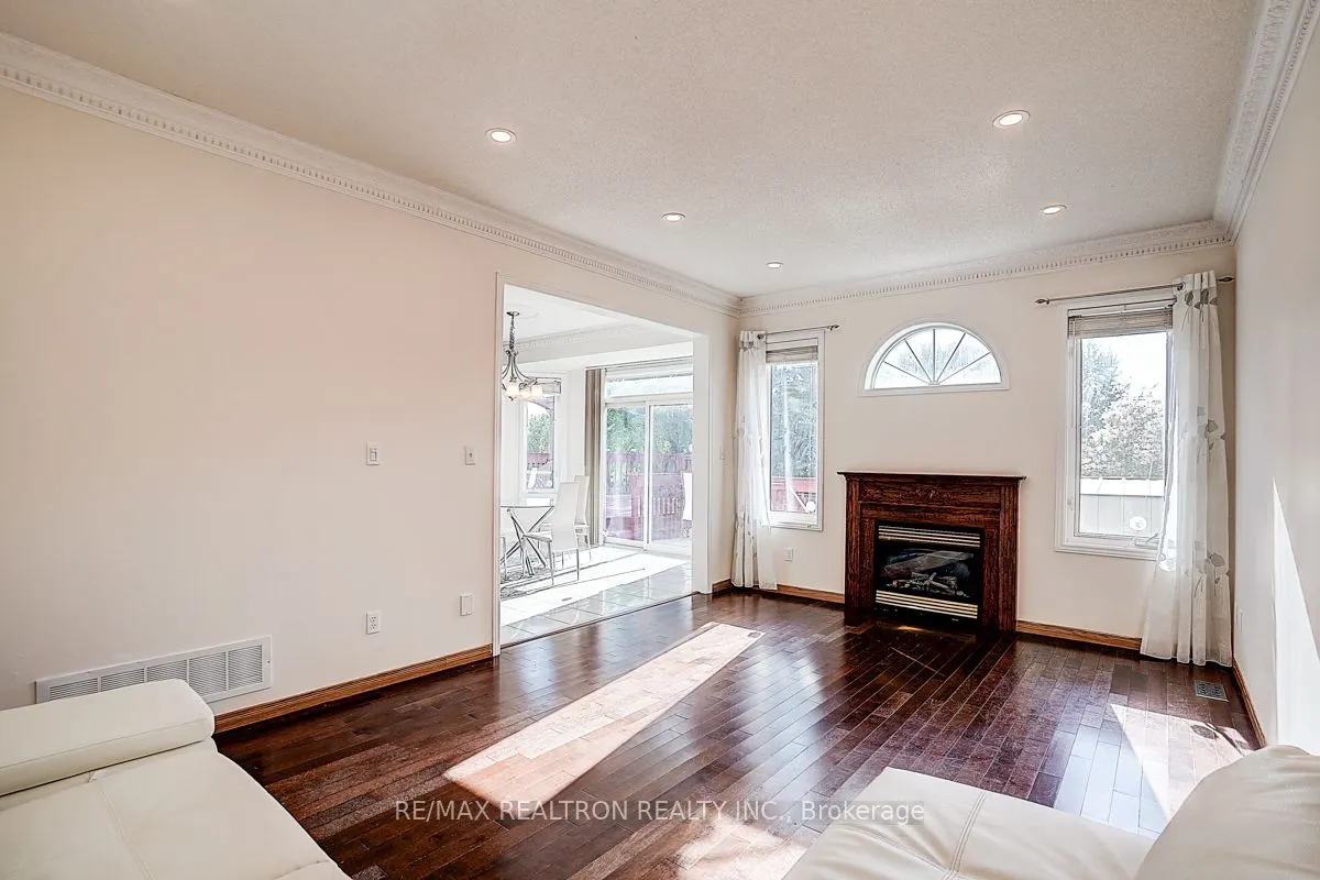 22 Alfred Paterson Drive, #Main/2nd