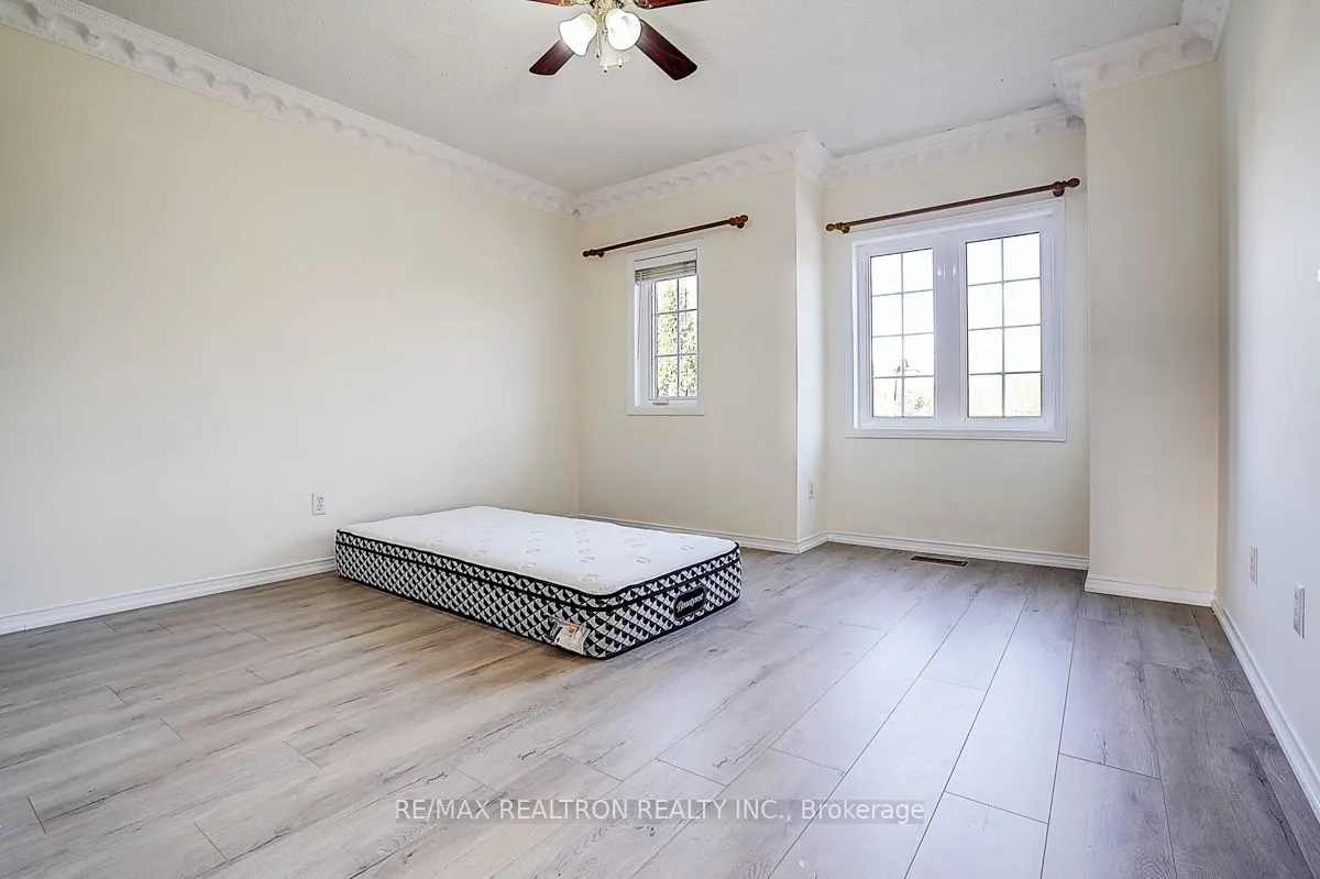 22 Alfred Paterson Drive, #Main/2nd