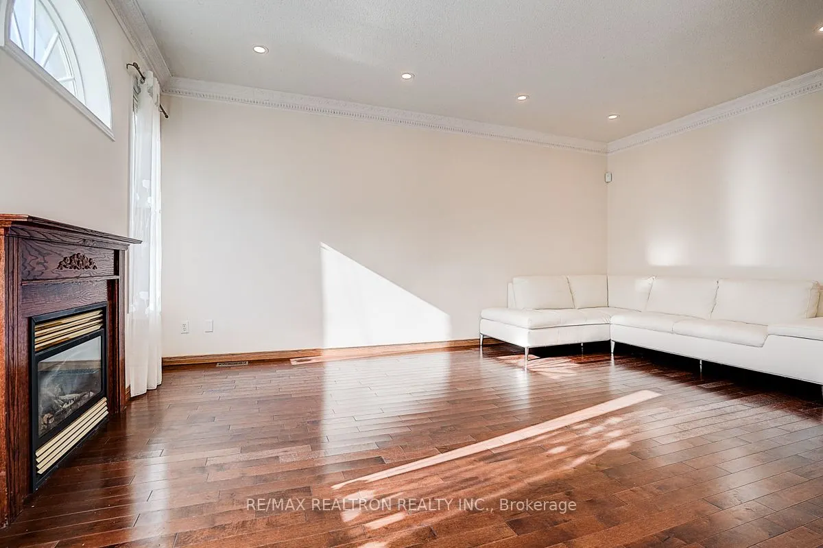 22 Alfred Paterson Drive, #Main/2nd