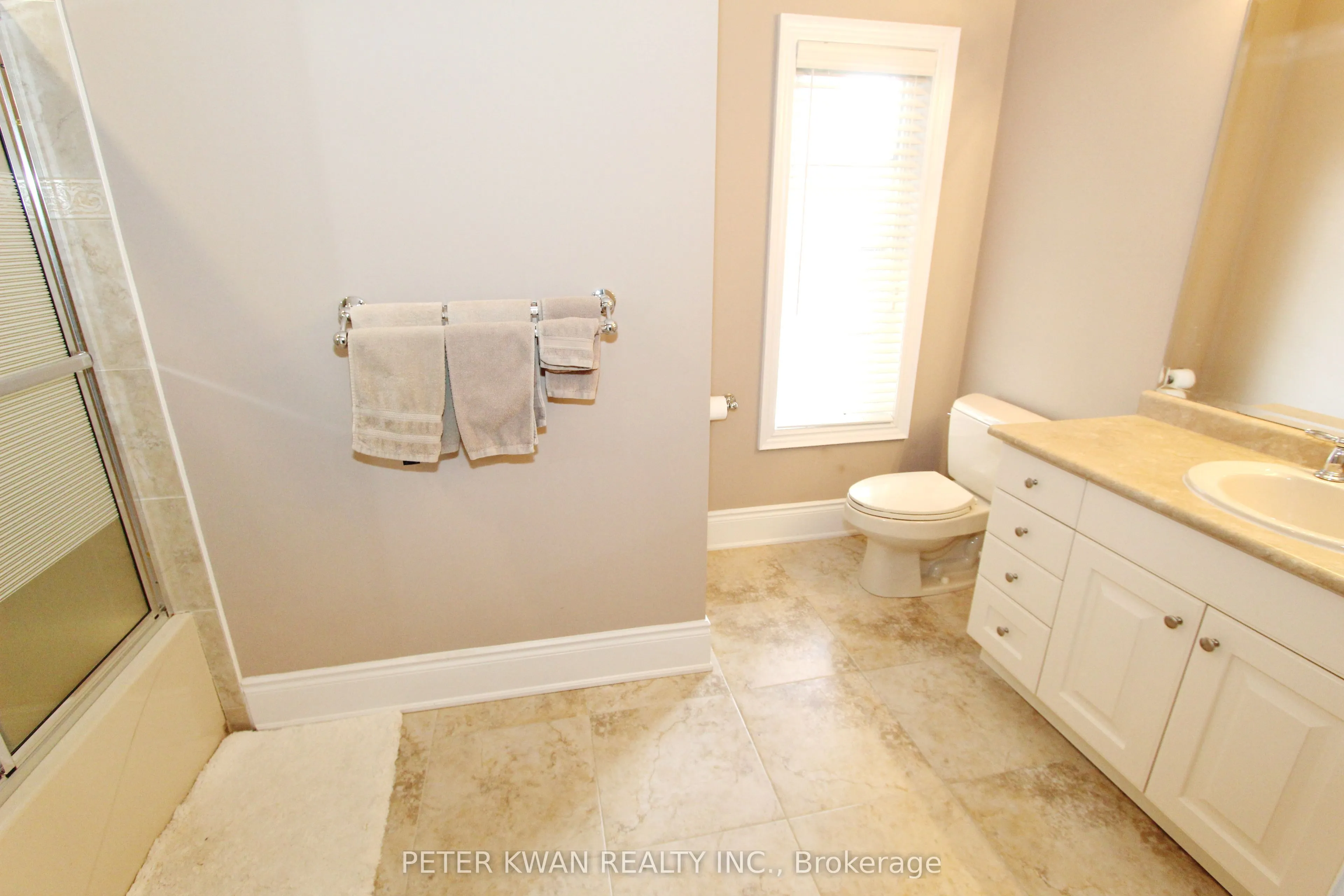 123 Carisbrooke Circle