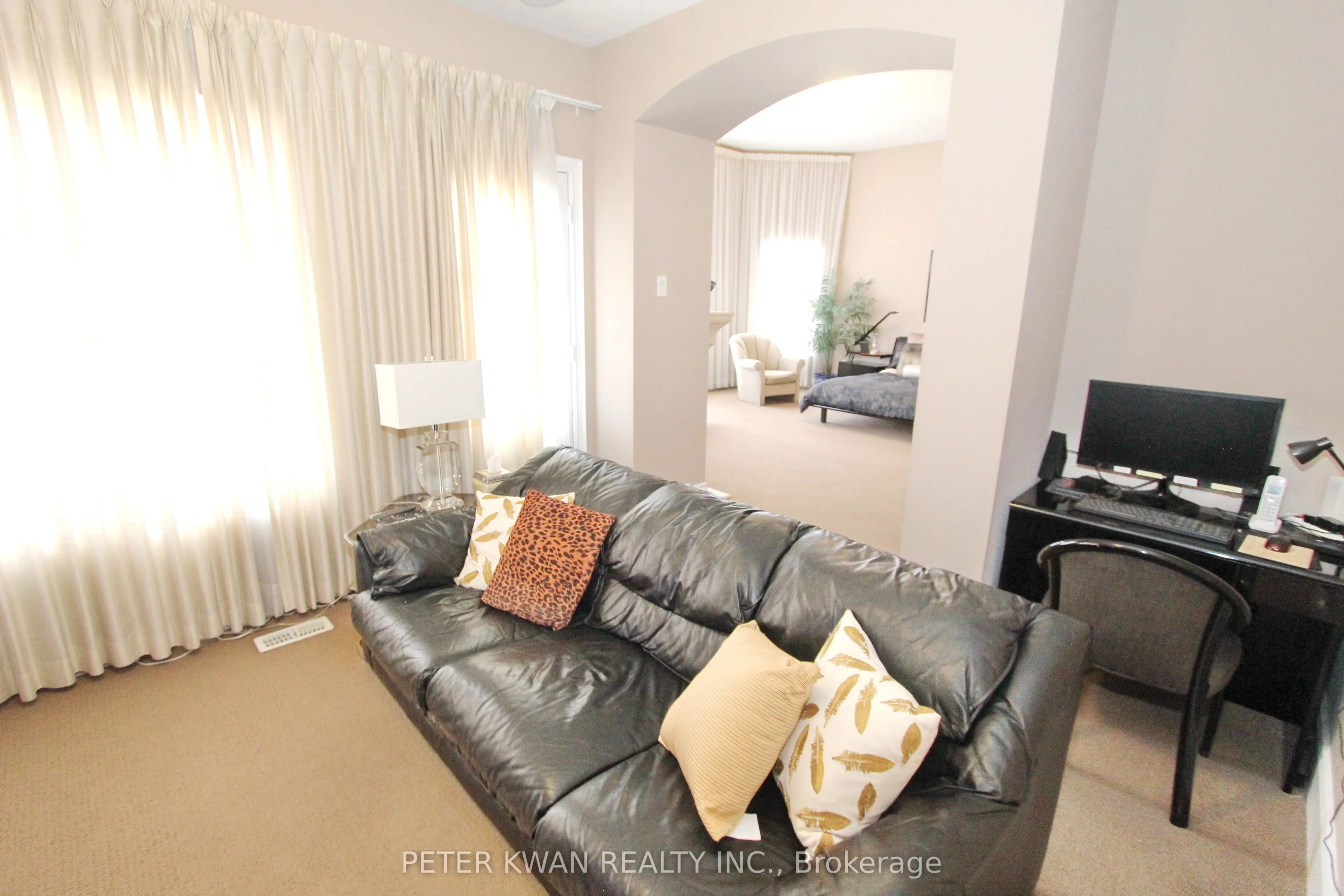 123 Carisbrooke Circle