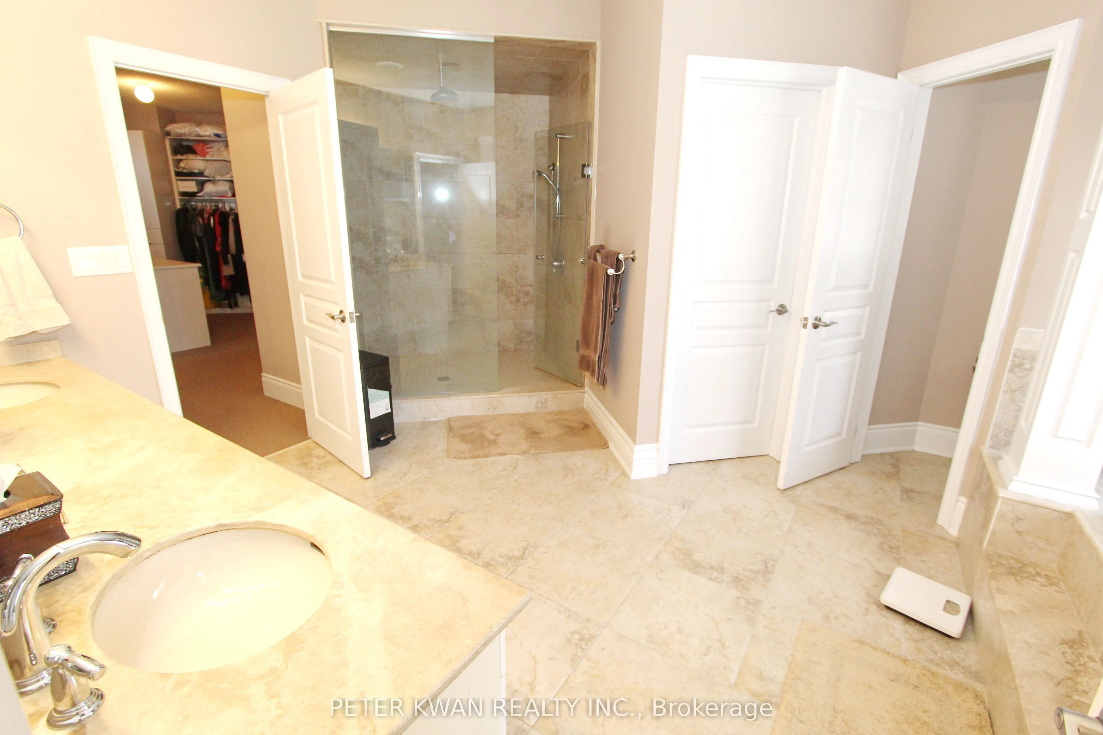 123 Carisbrooke Circle