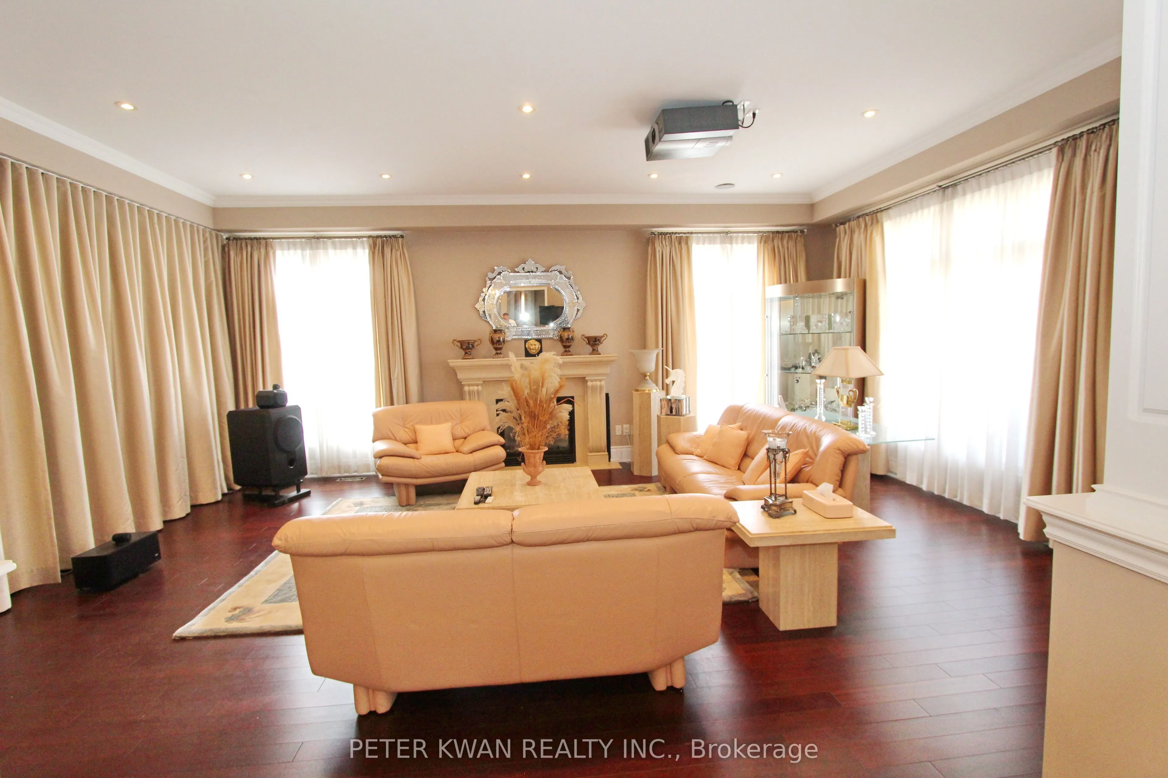 123 Carisbrooke Circle