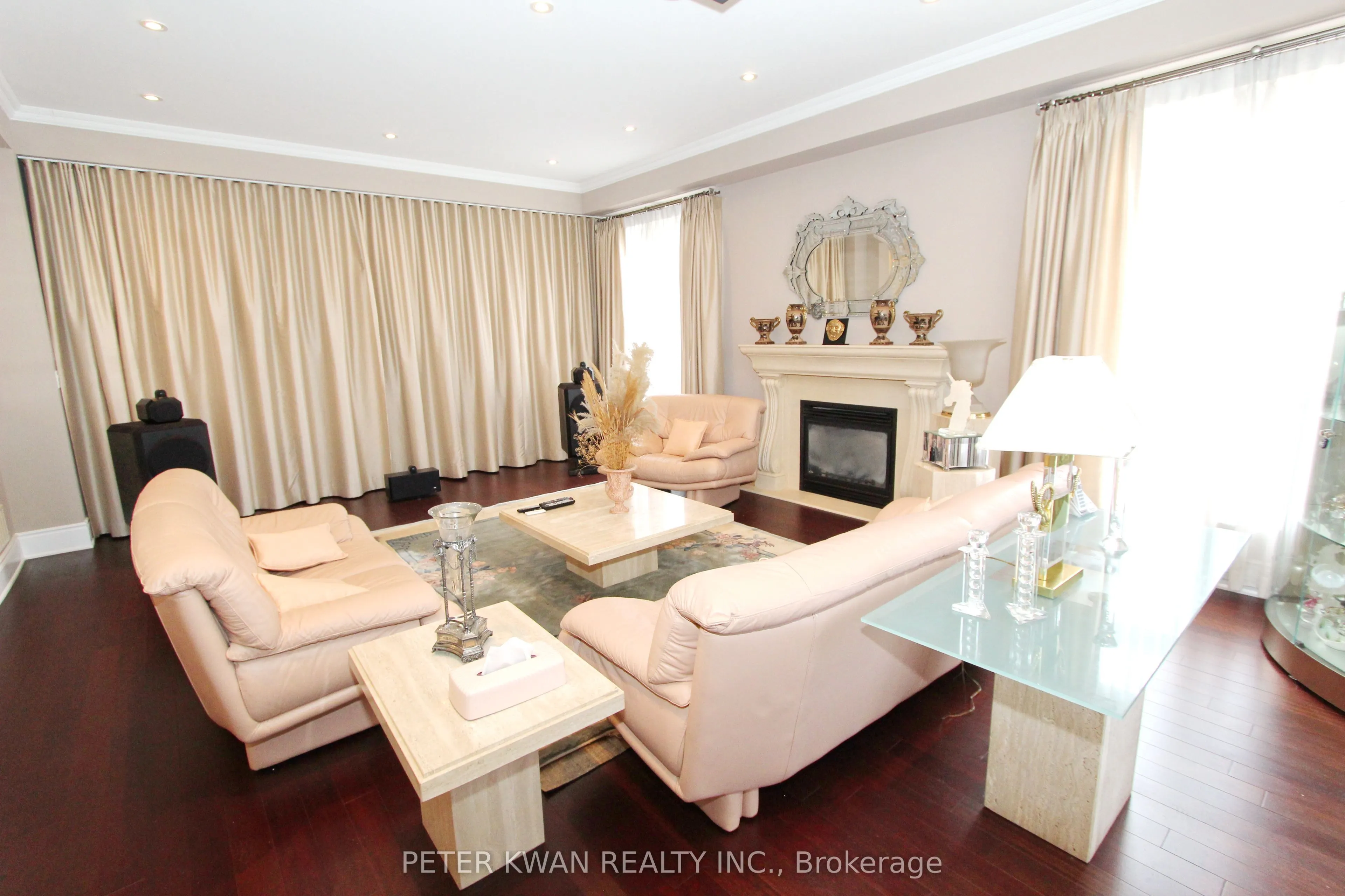 123 Carisbrooke Circle