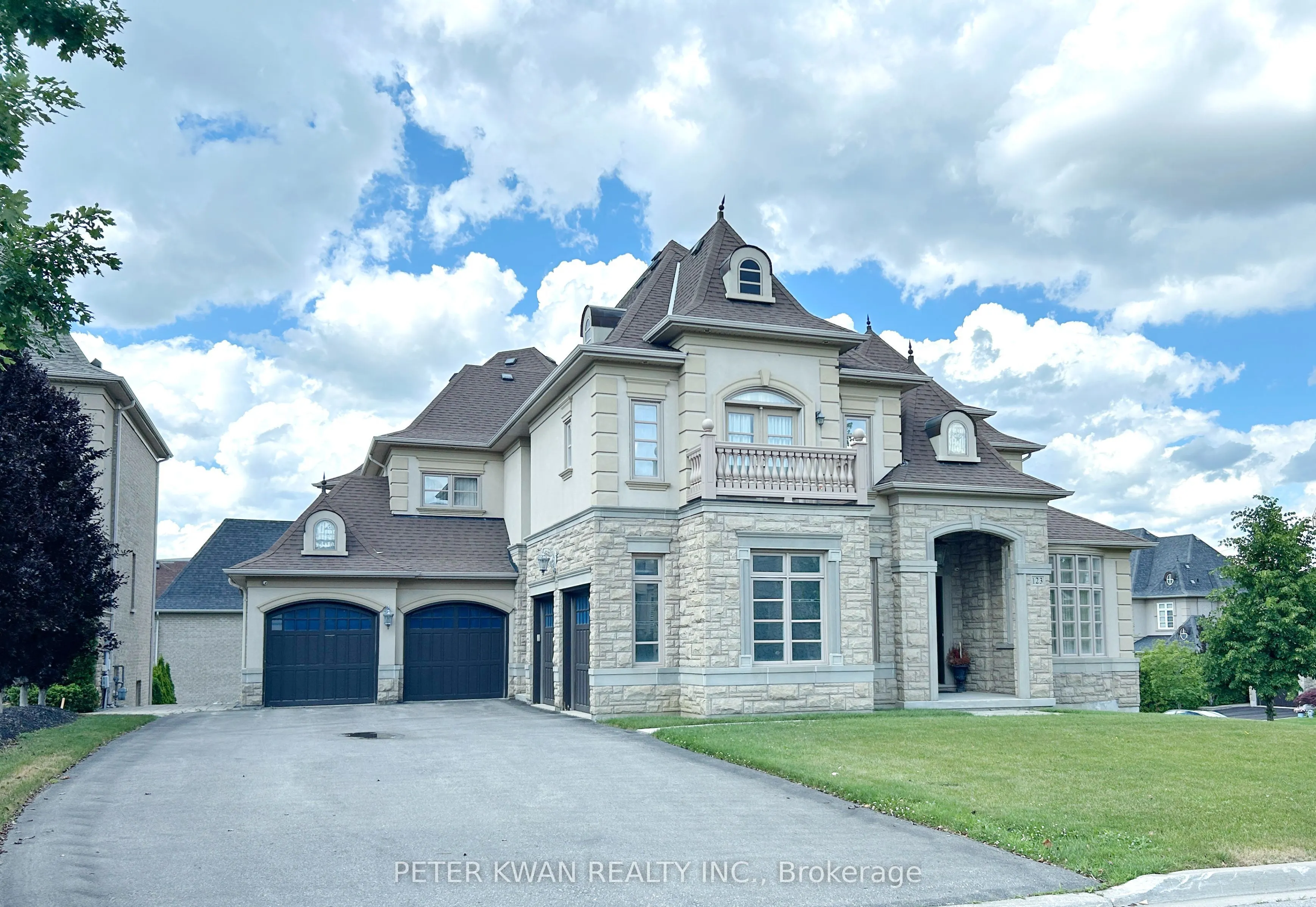 123 Carisbrooke Circle