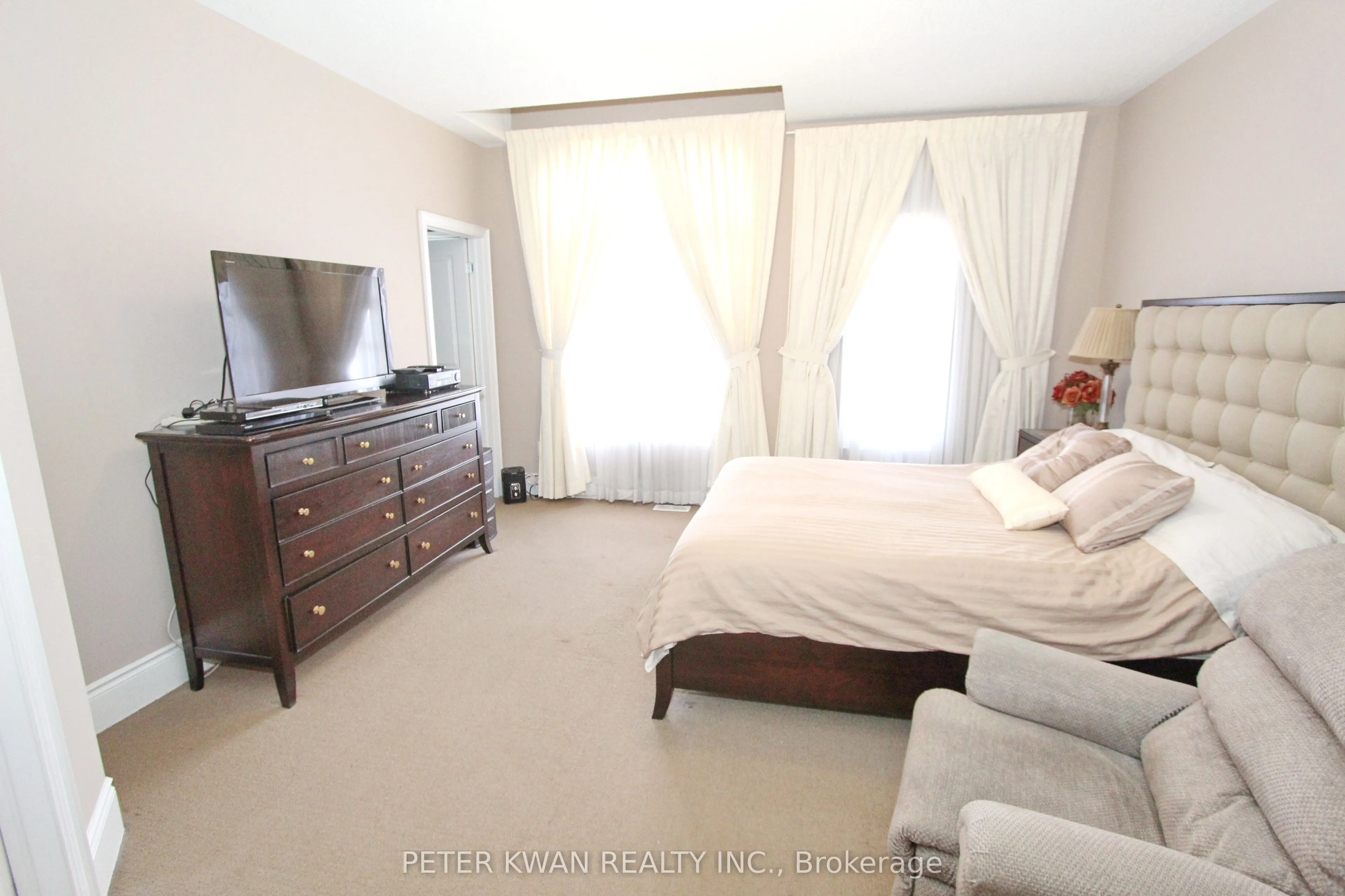 123 Carisbrooke Circle