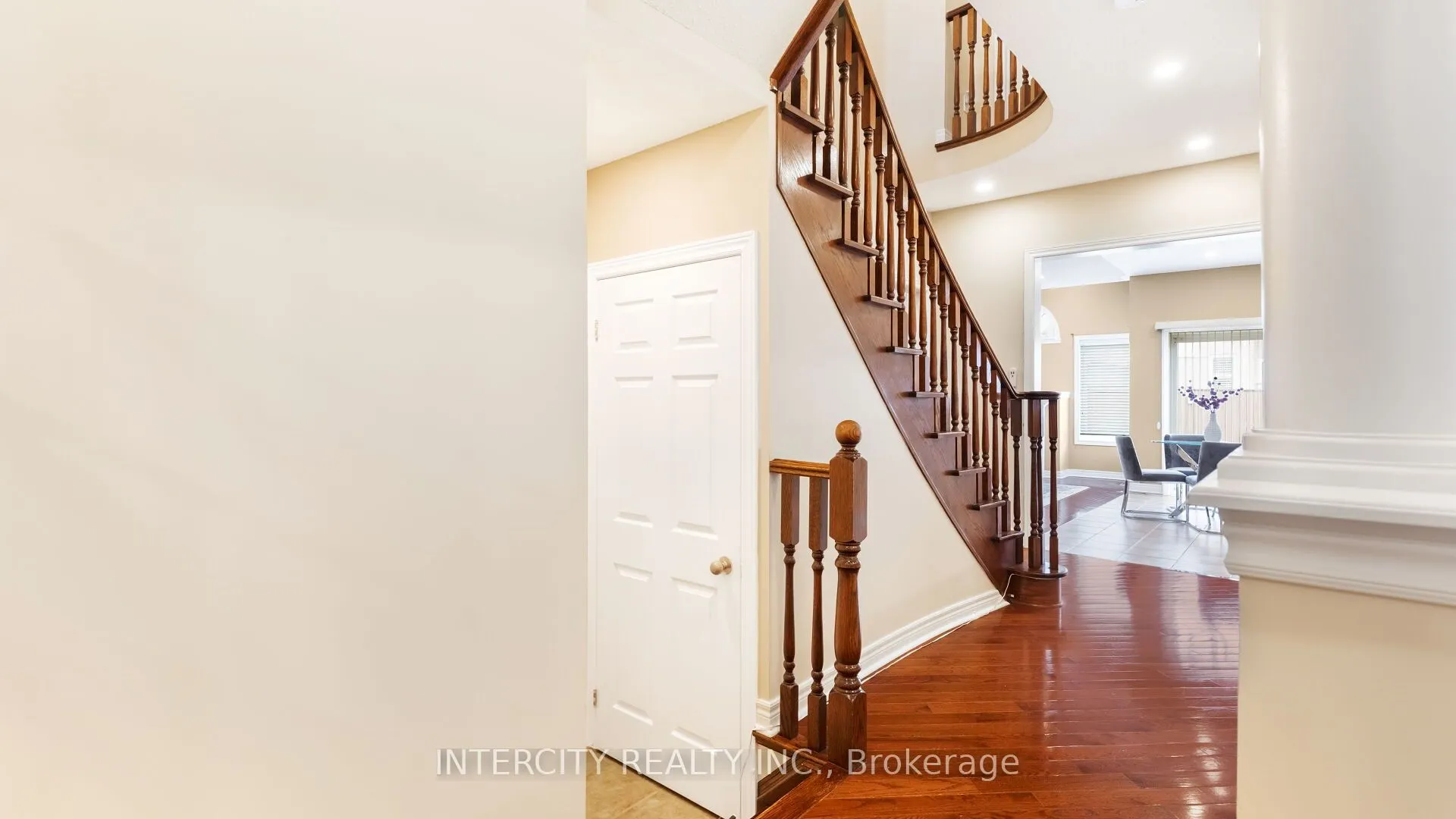 16 Venice Gate Drive
