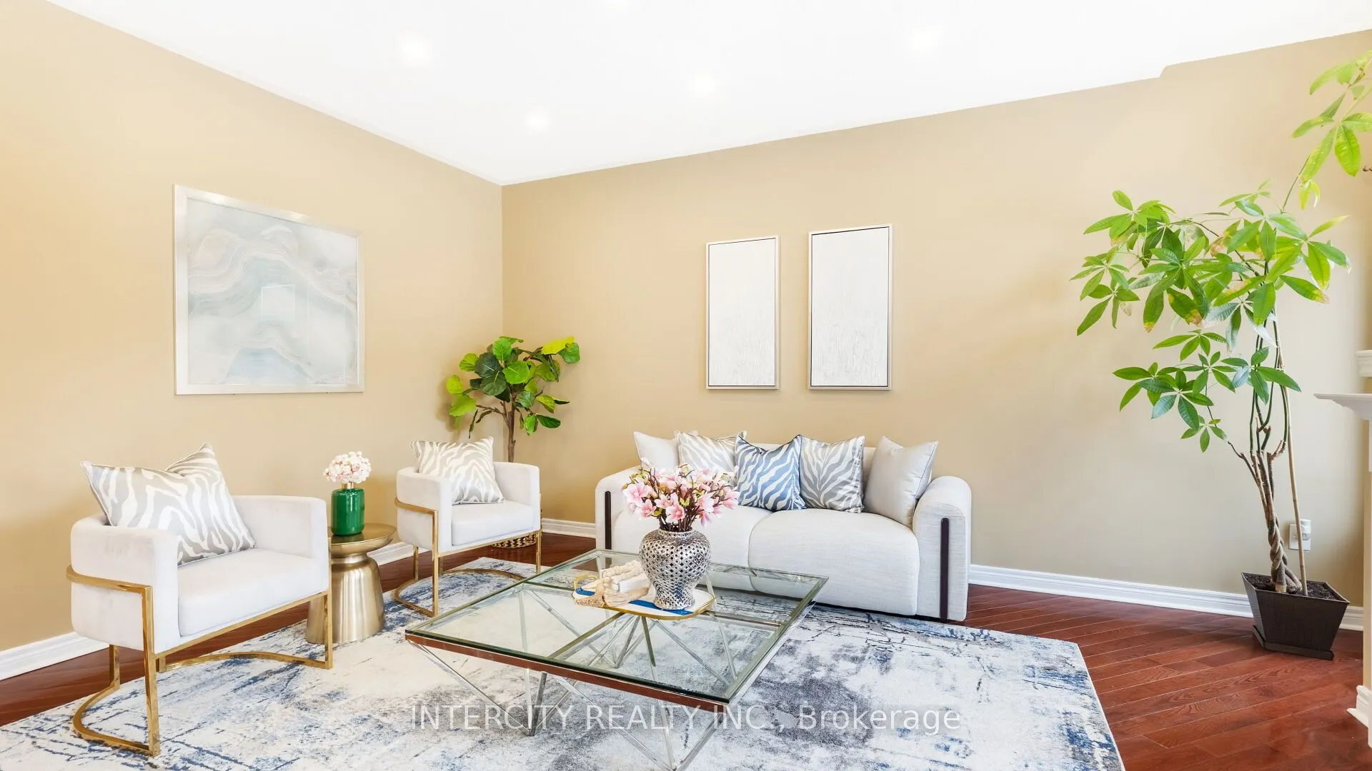 16 Venice Gate Drive